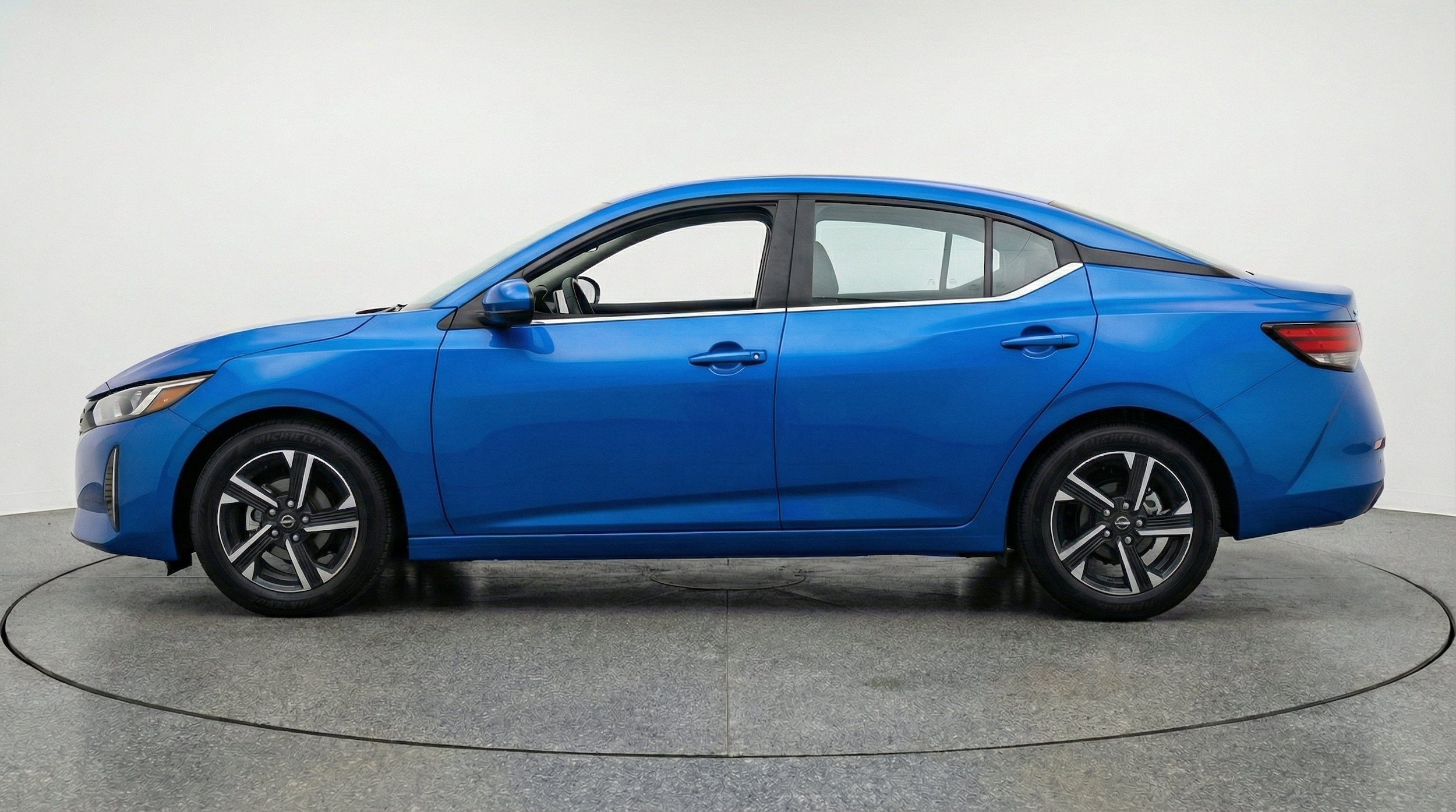 Thumbnail: 2025 Nissan Sentra - 5