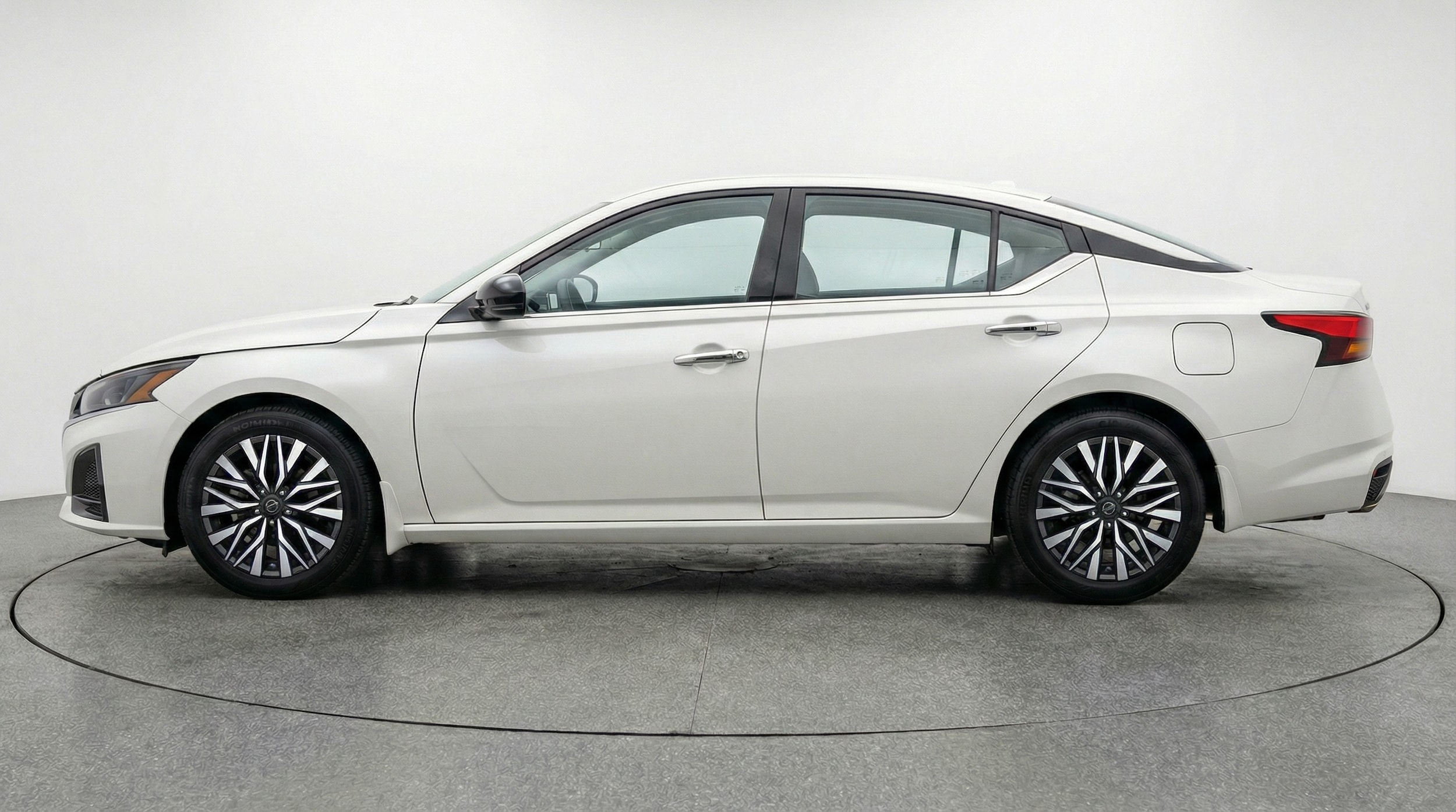 Thumbnail: 2025 Nissan Altima - 4