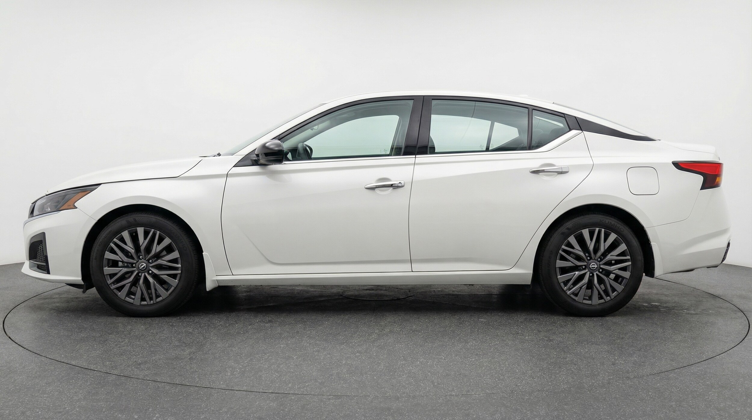 Thumbnail: 2025 Nissan Altima - 4