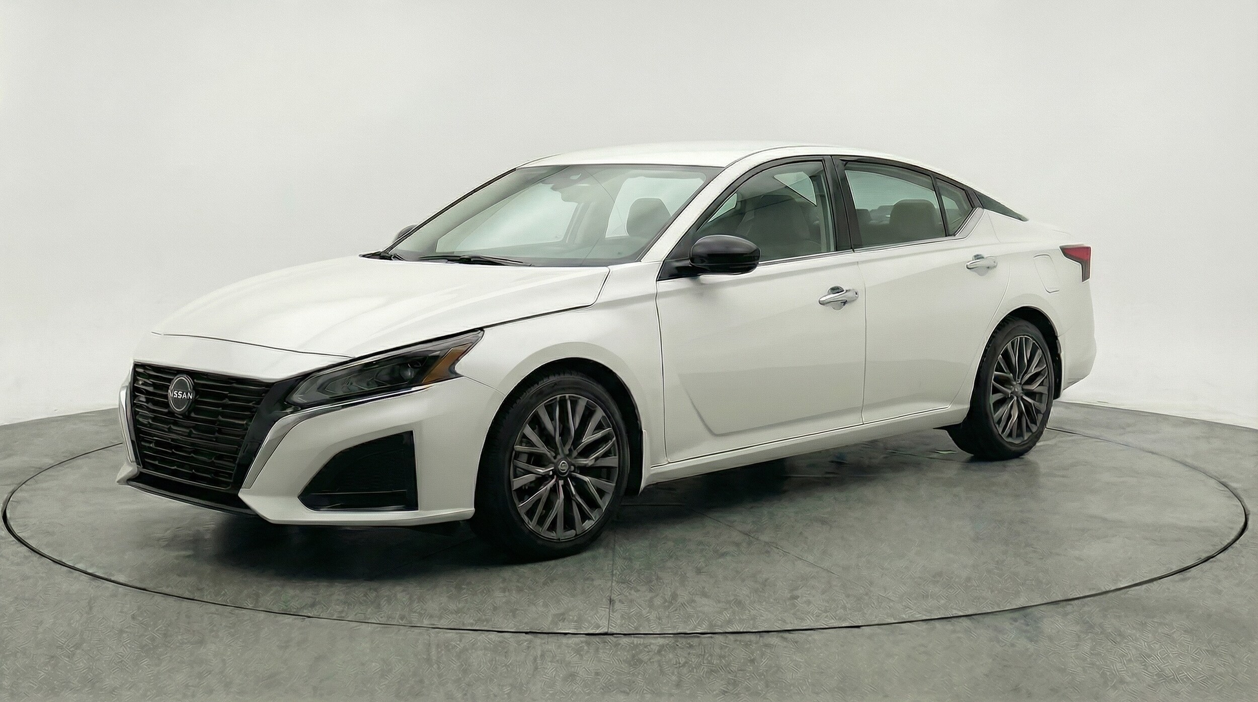 Thumbnail: 2025 Nissan Altima - 3