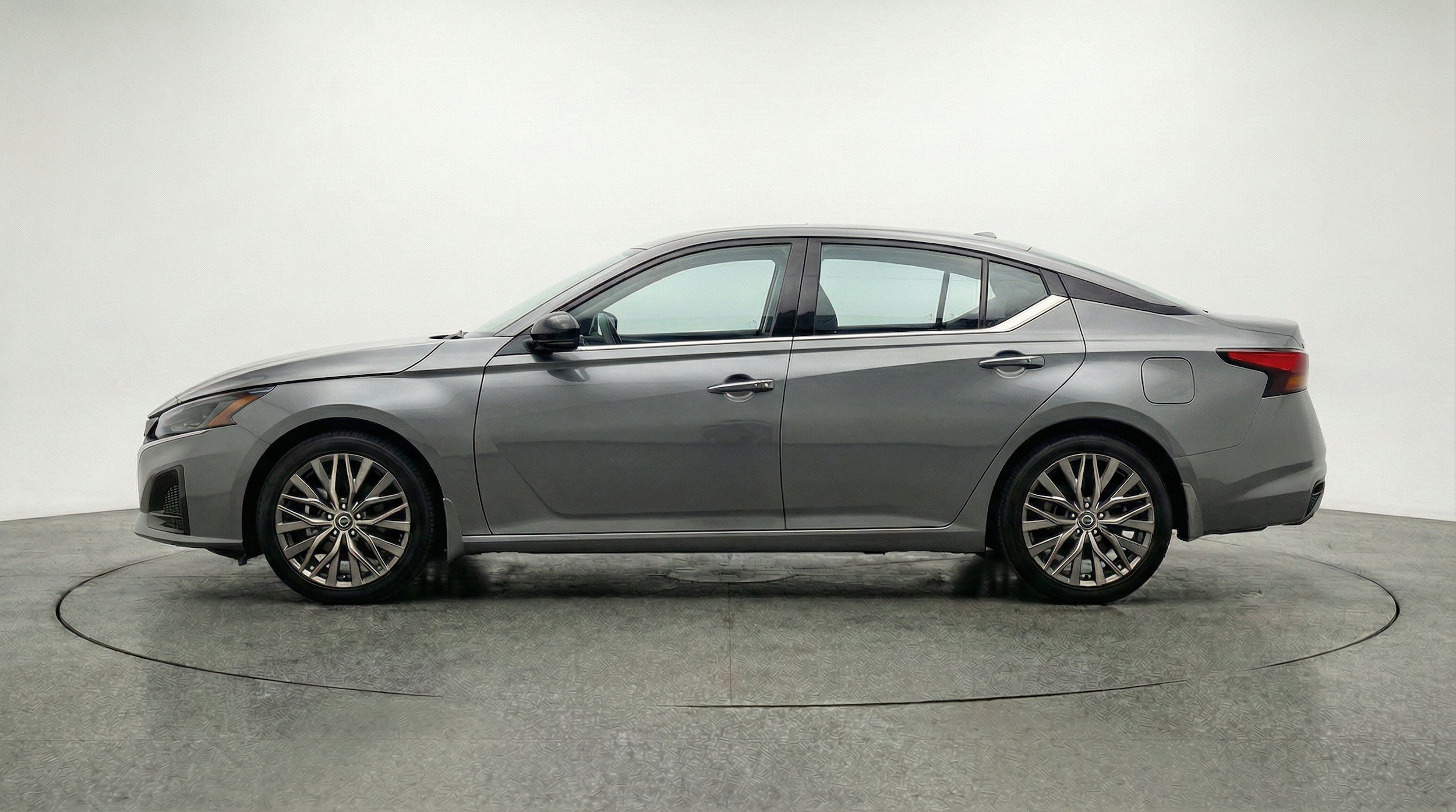 Thumbnail: 2025 Nissan Altima - 5