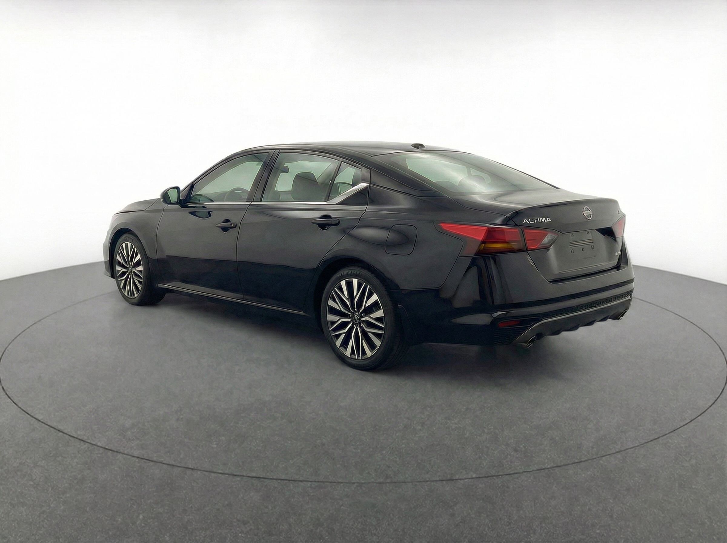 Thumbnail: 2024 Nissan Altima - 5