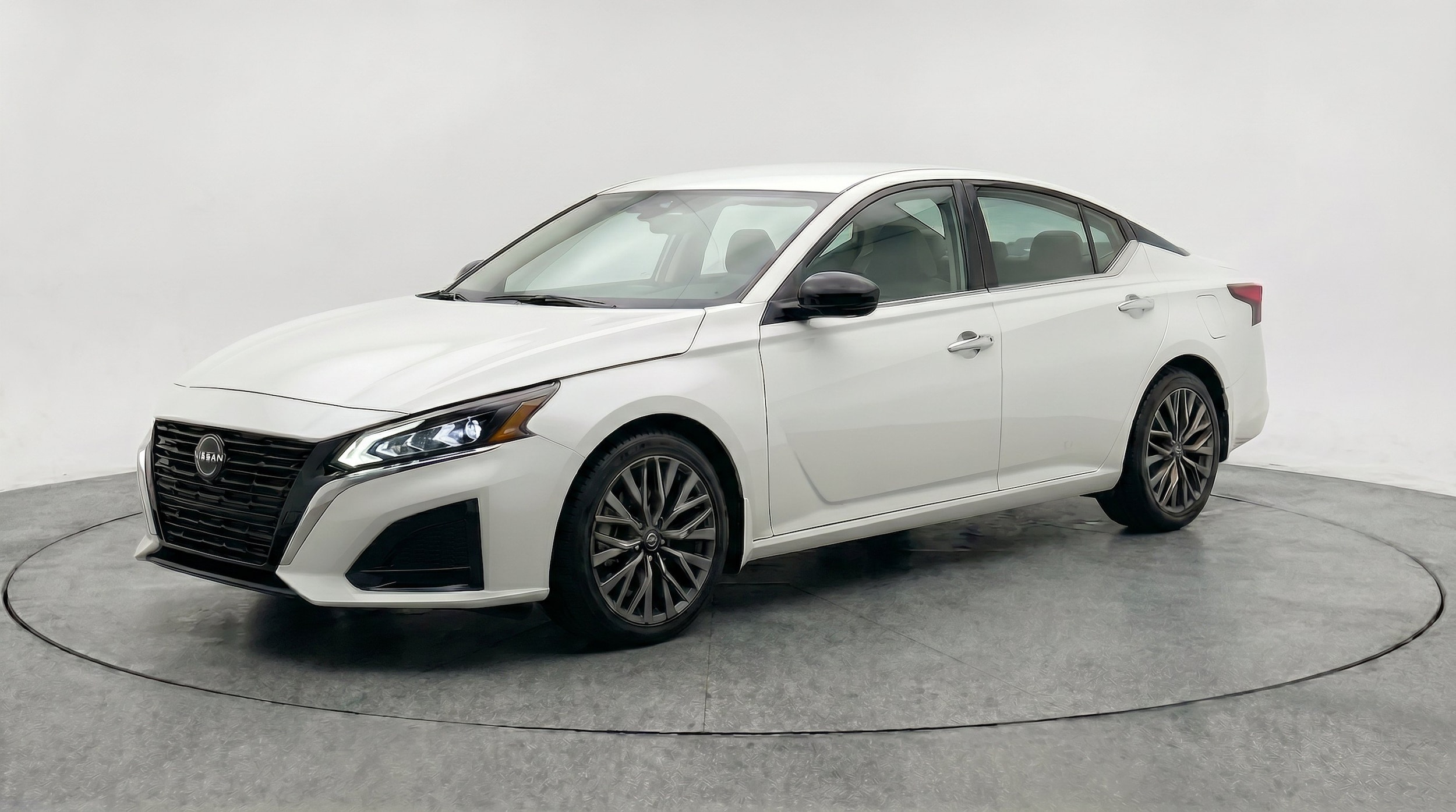 Thumbnail: 2025 Nissan Altima - 3