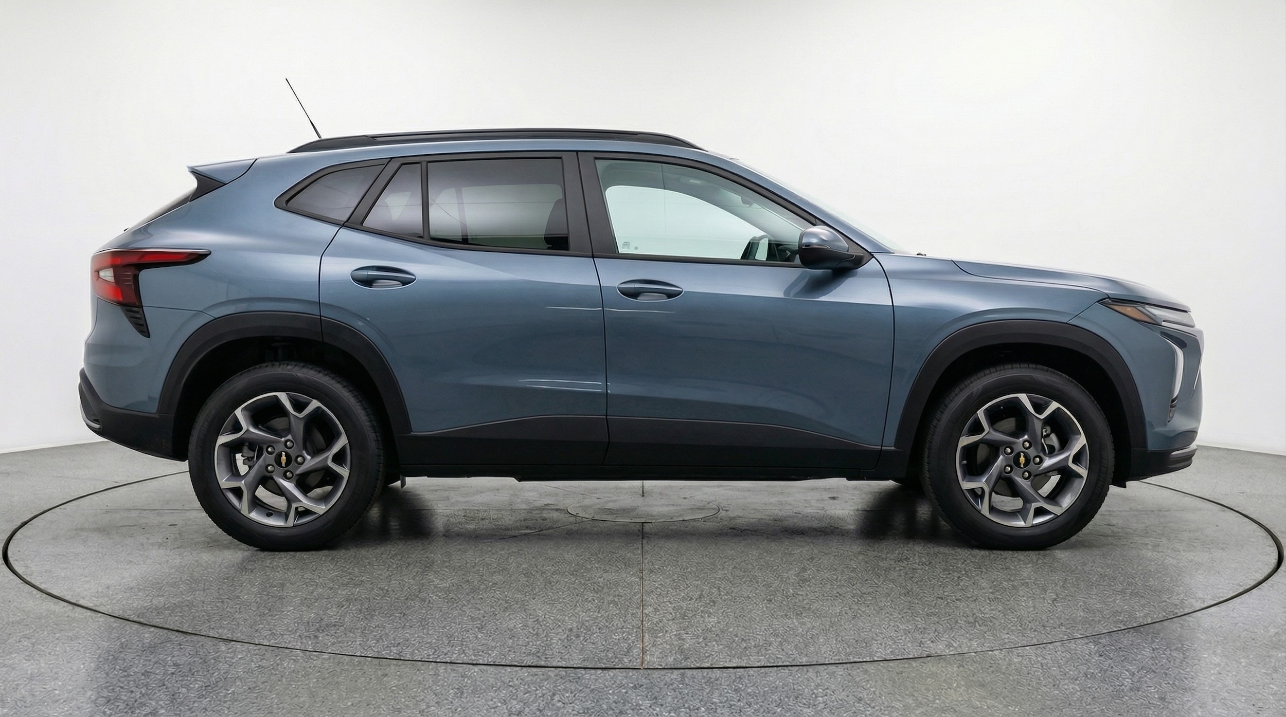 Thumbnail: 2025 Chevrolet Trax - 8