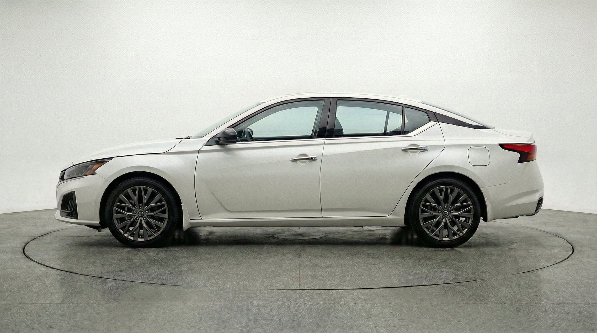 Thumbnail: 2025 Nissan Altima - 5