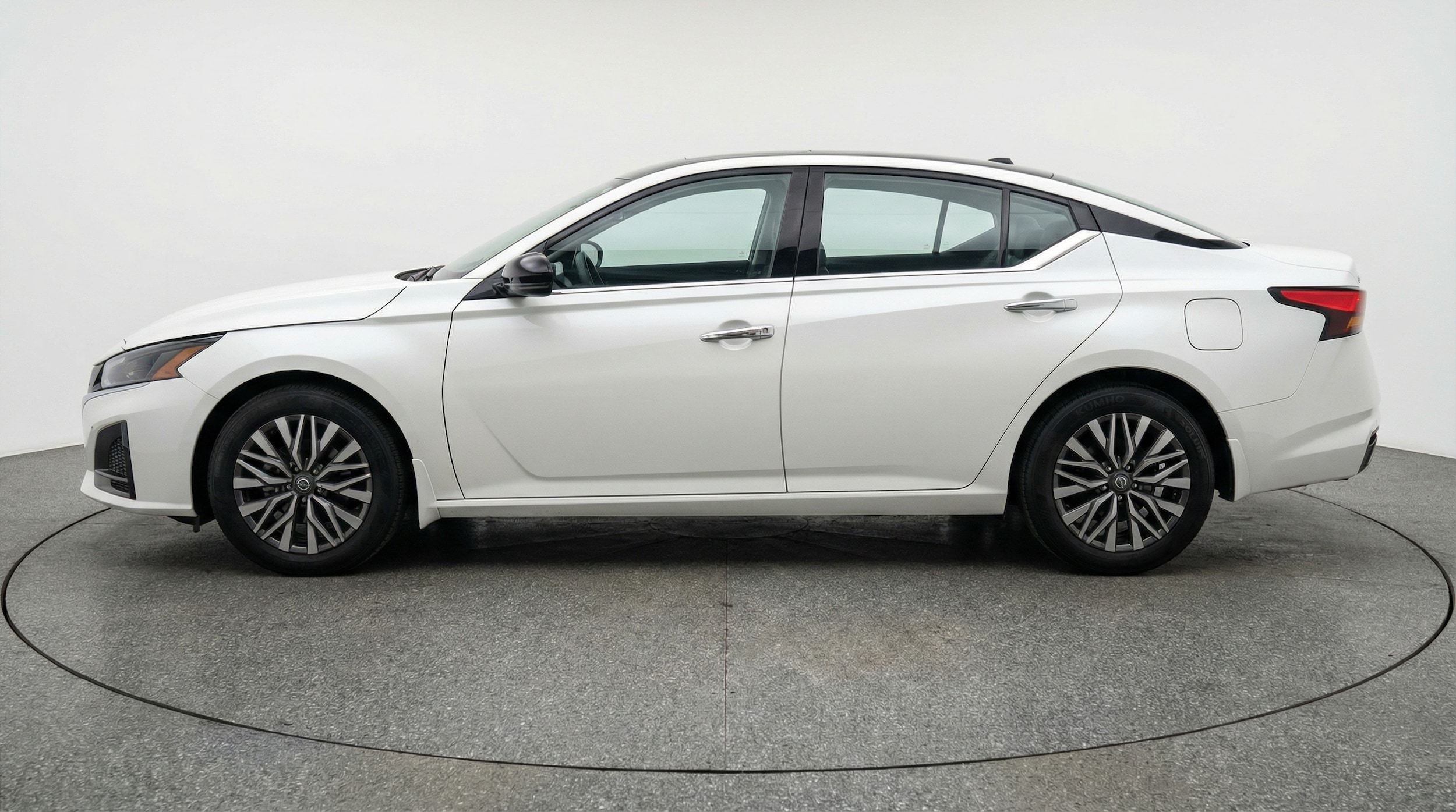 Thumbnail: 2025 Nissan Altima - 4