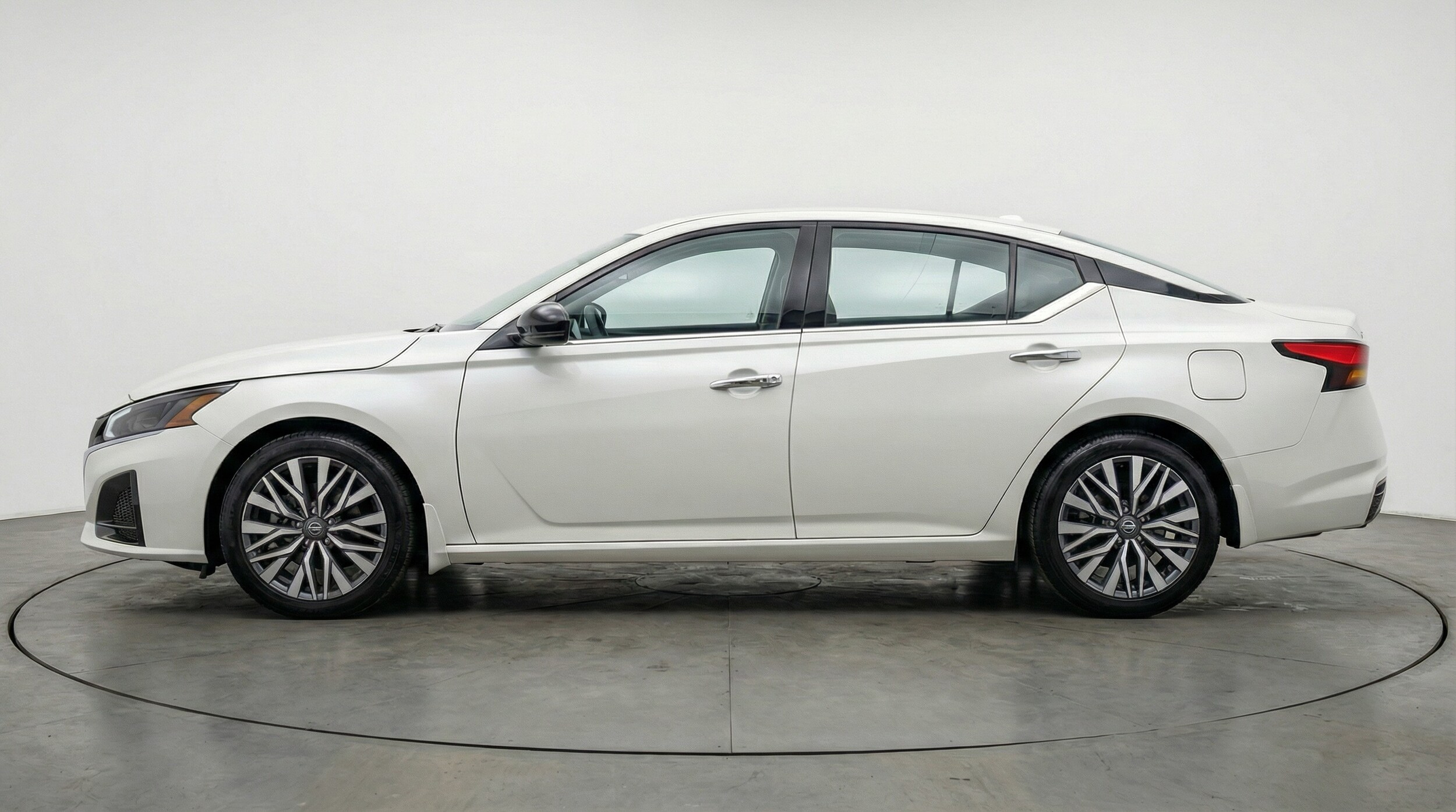 Thumbnail: 2025 Nissan Altima - 4