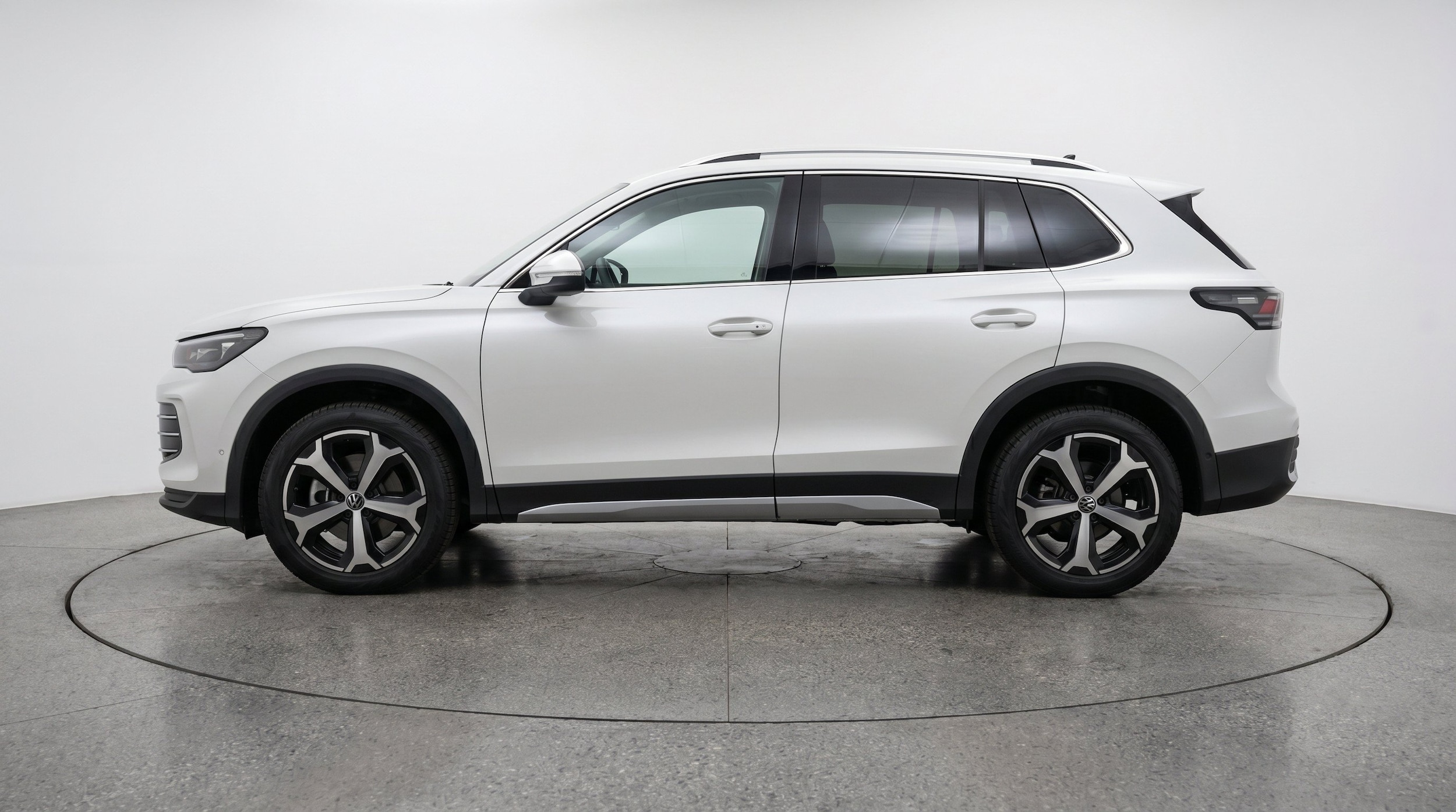 Thumbnail: 2026 Volkswagen Tiguan - 5