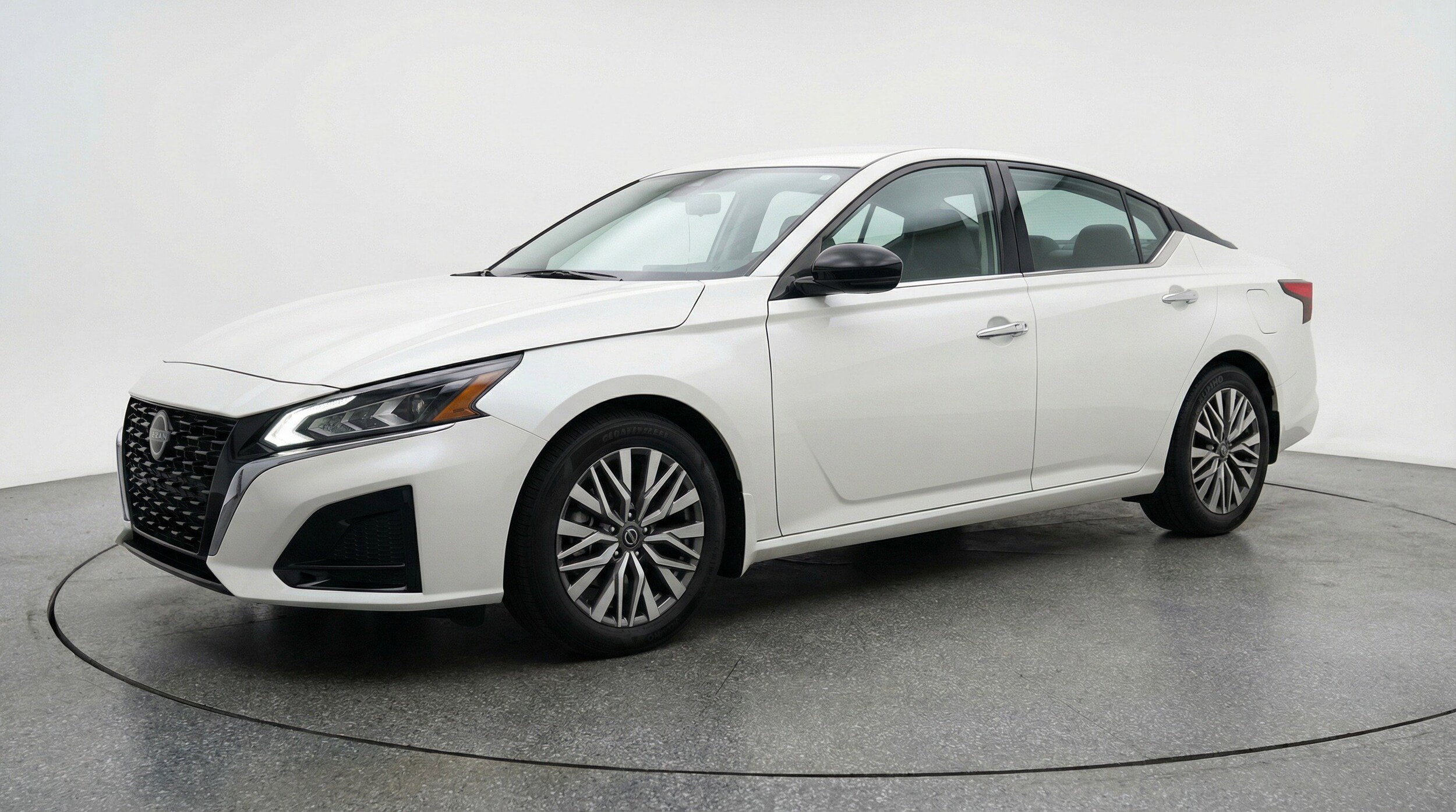 Thumbnail: 2025 Nissan Altima - 3