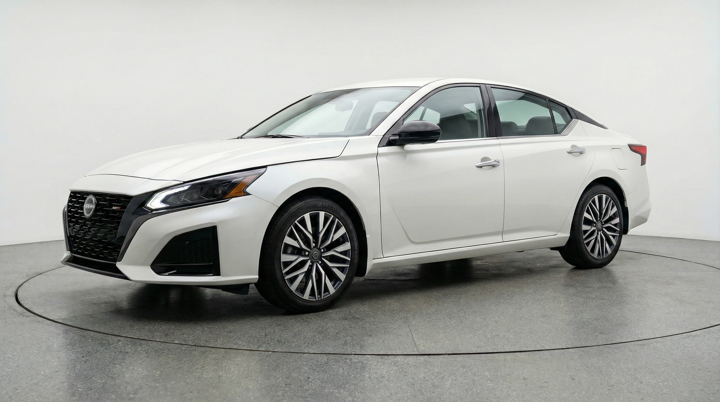 Thumbnail: 2025 Nissan Altima - 3