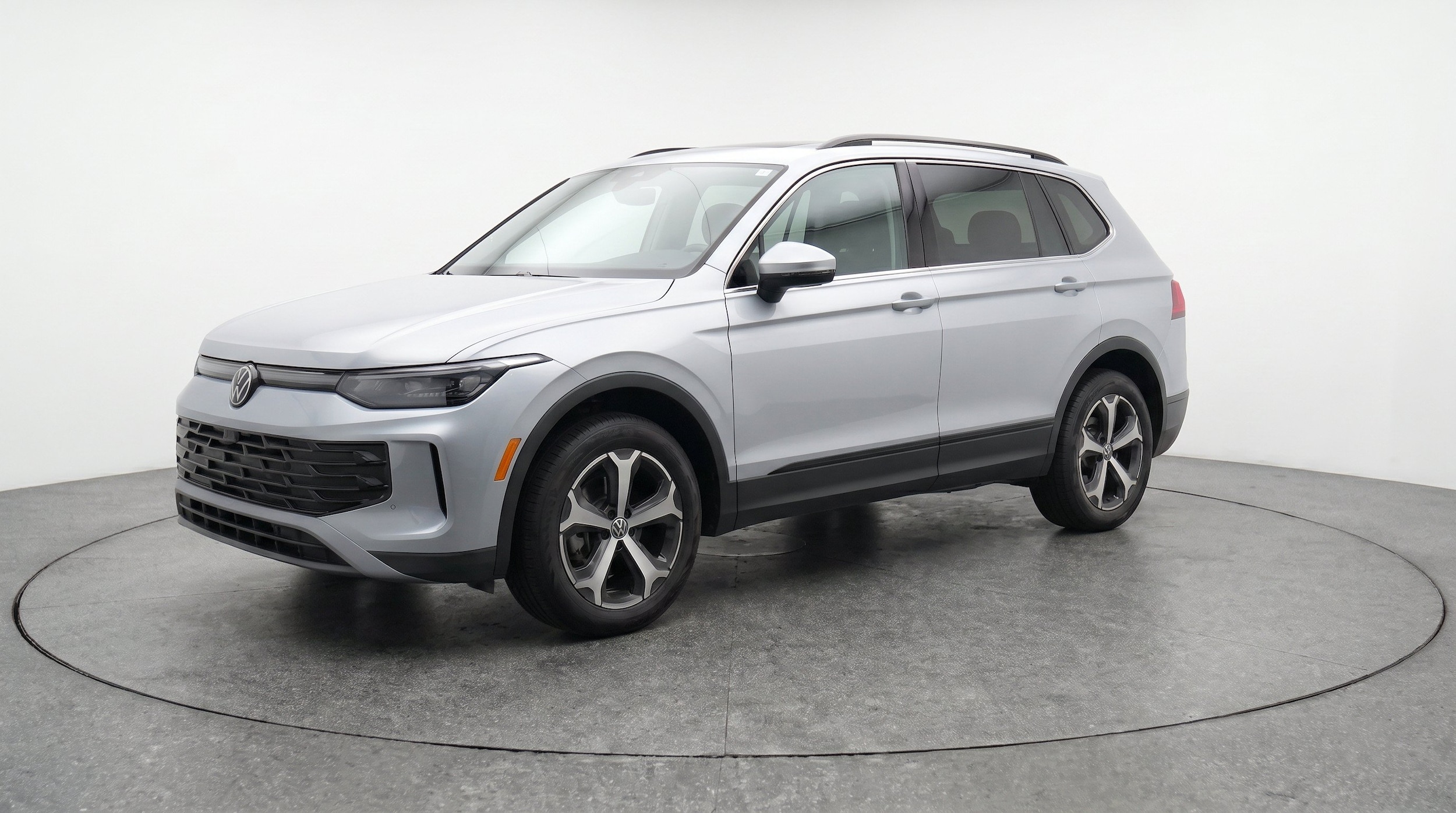 Thumbnail: 2026 Volkswagen Tiguan - 3