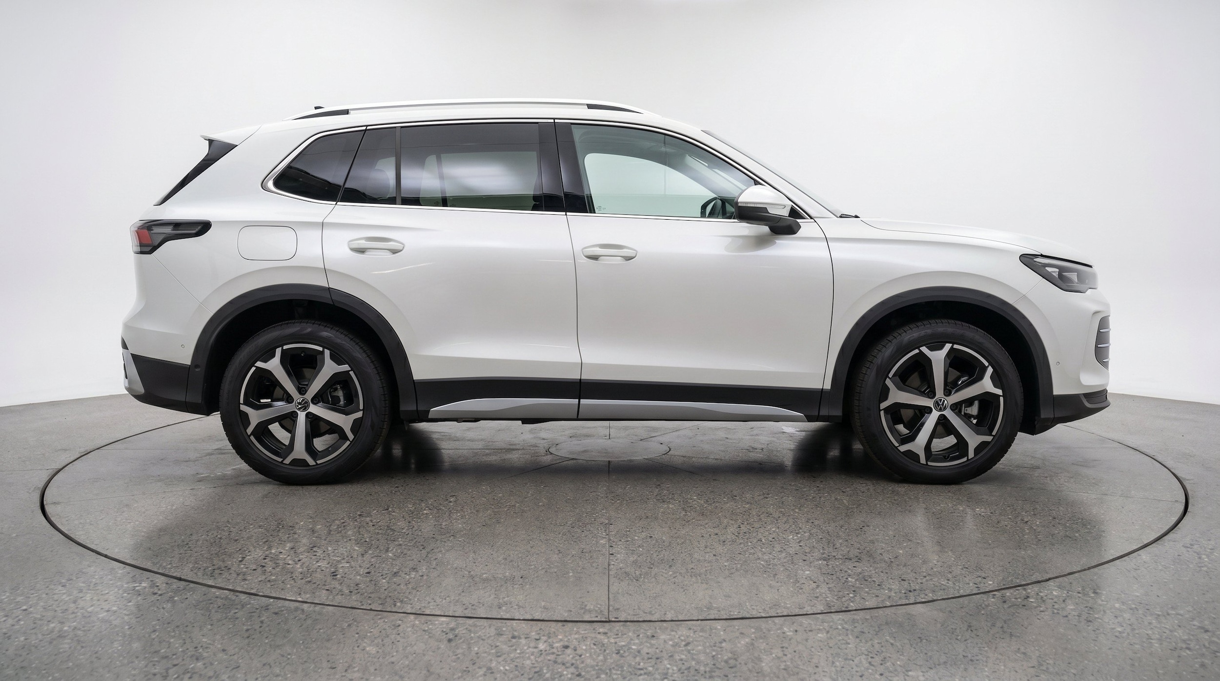 Thumbnail: 2026 Volkswagen Tiguan - 11