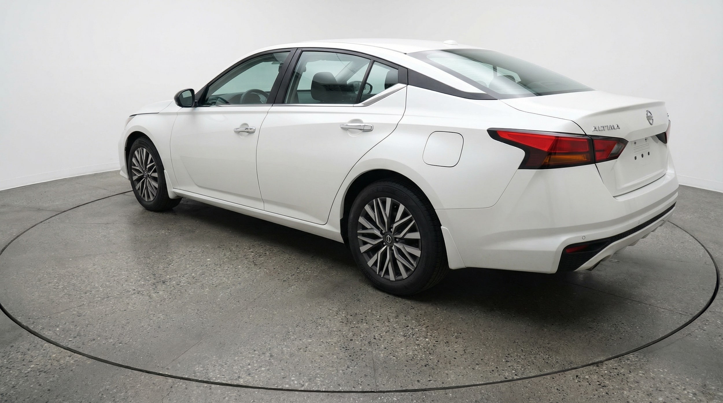 Thumbnail: 2025 Nissan Altima - 5