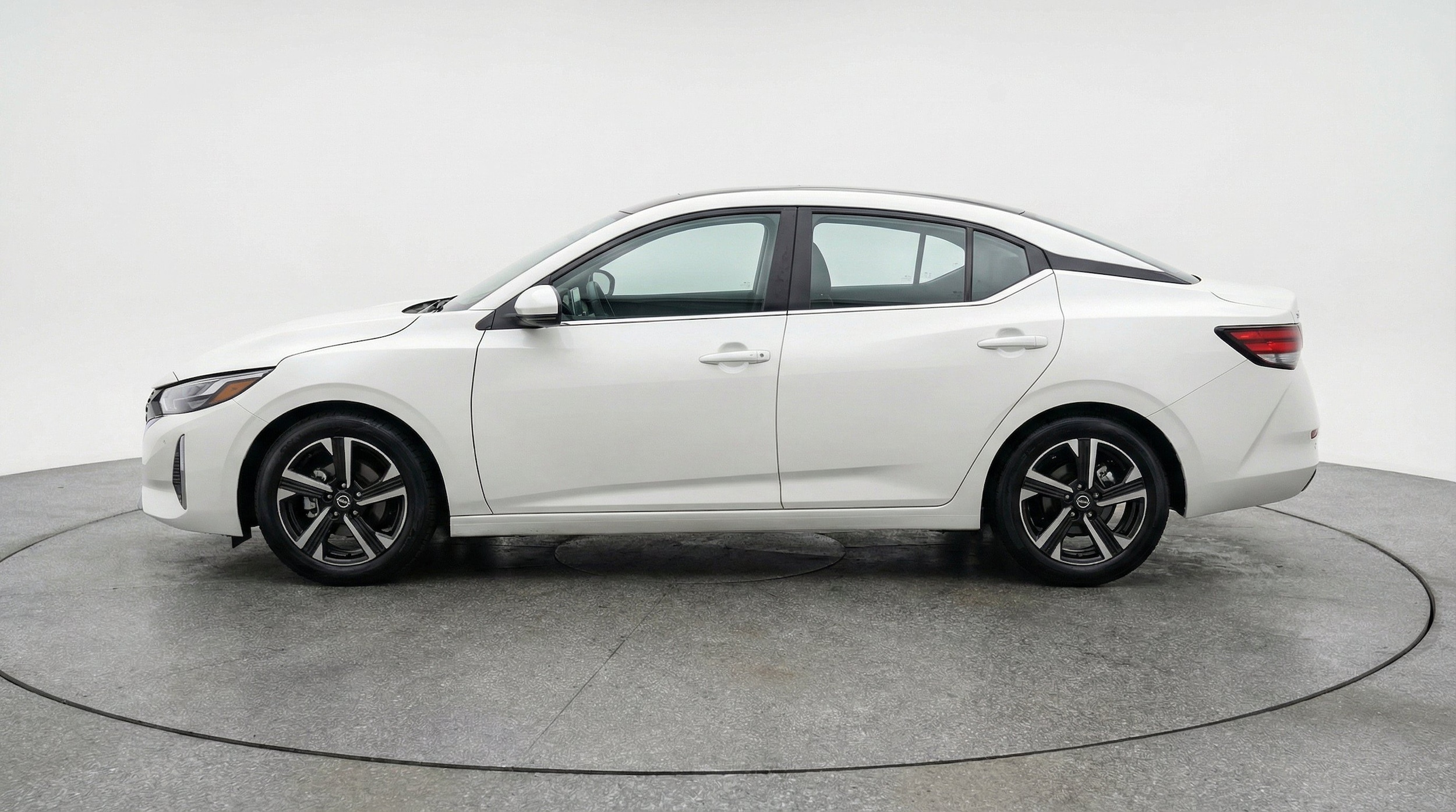 Thumbnail: 2025 Nissan Sentra - 5
