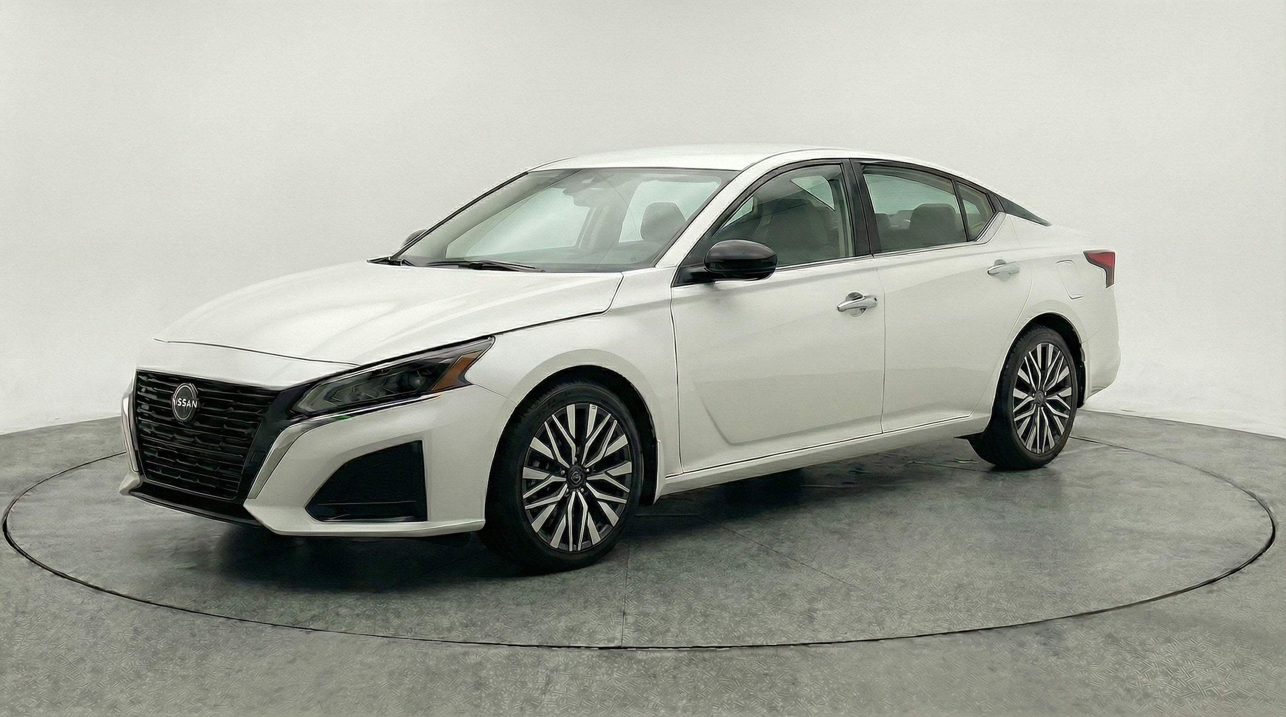 Thumbnail: 2025 Nissan Altima - 3