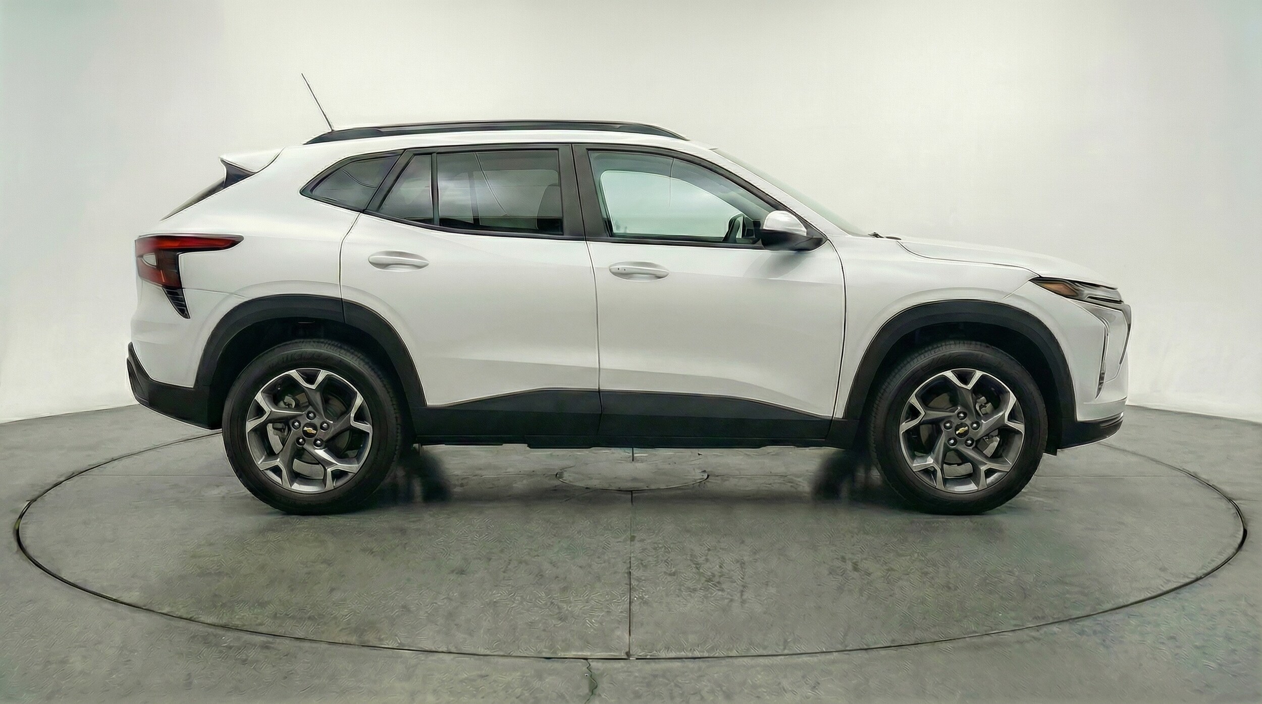 Thumbnail: 2025 Chevrolet Trax - 8