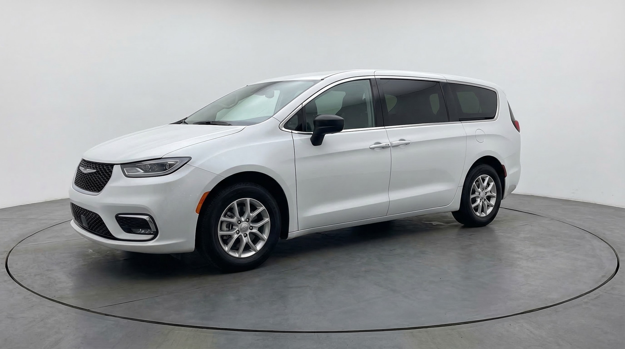 Thumbnail: 2024 Chrysler Voyager - 3