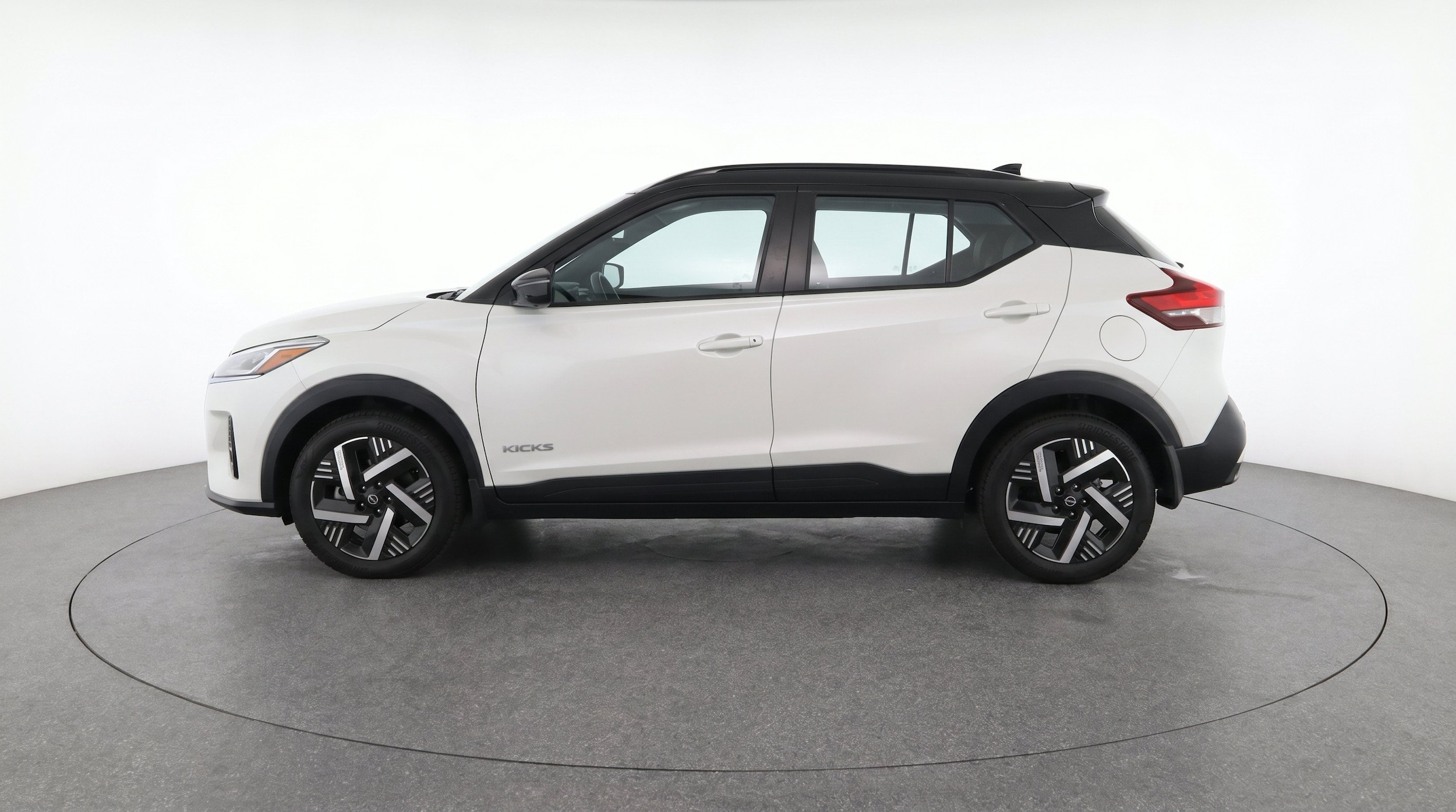 Thumbnail: 2026 Nissan Kicks - 5