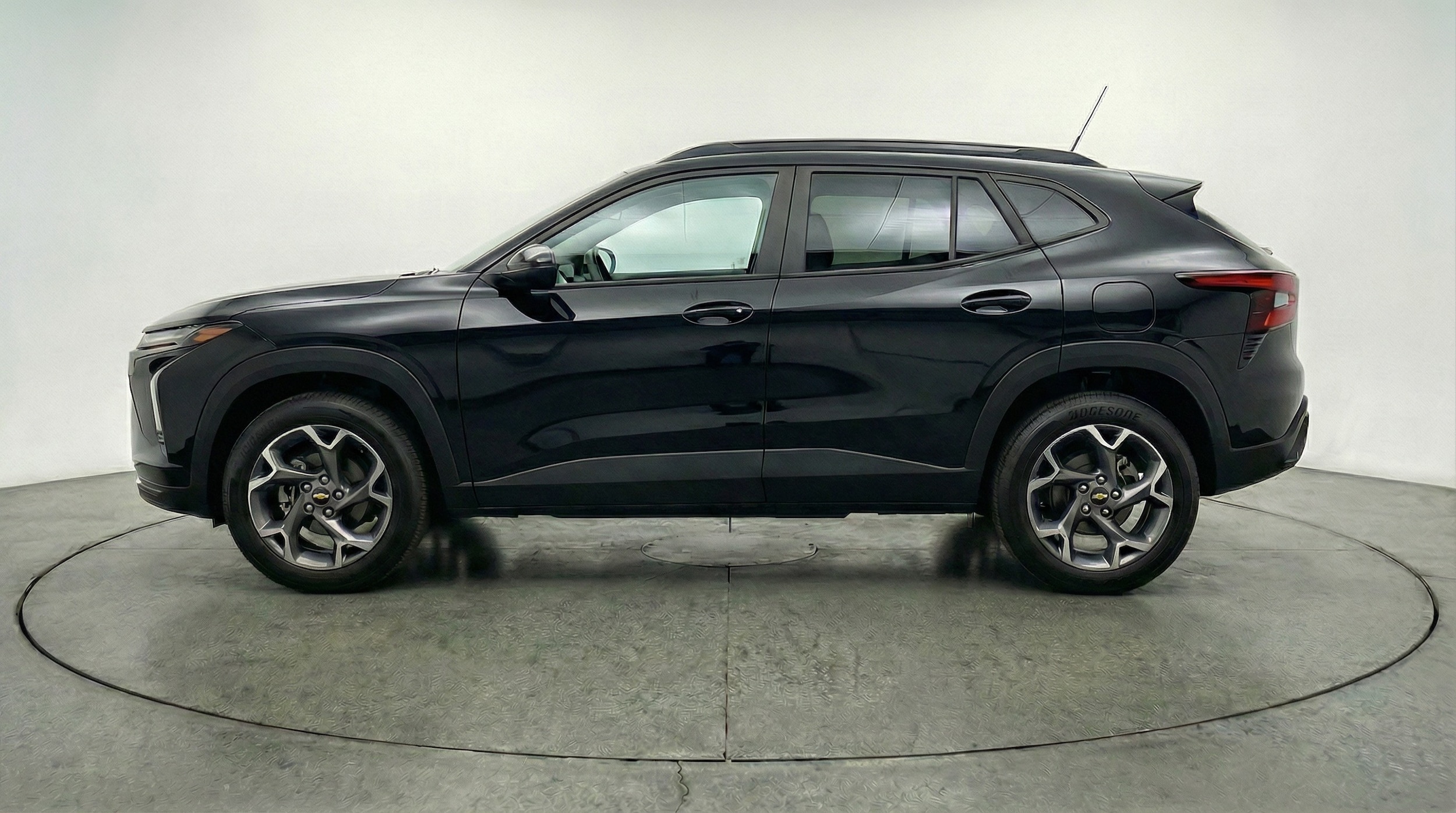 Thumbnail: 2025 Chevrolet Trax - 4