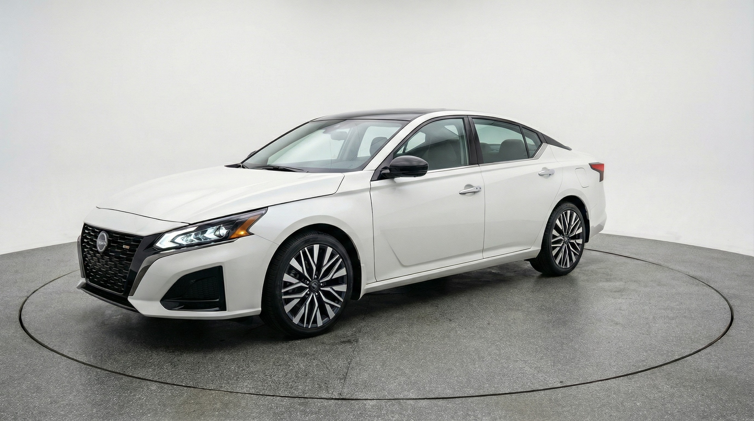 Thumbnail: 2025 Nissan Altima - 3