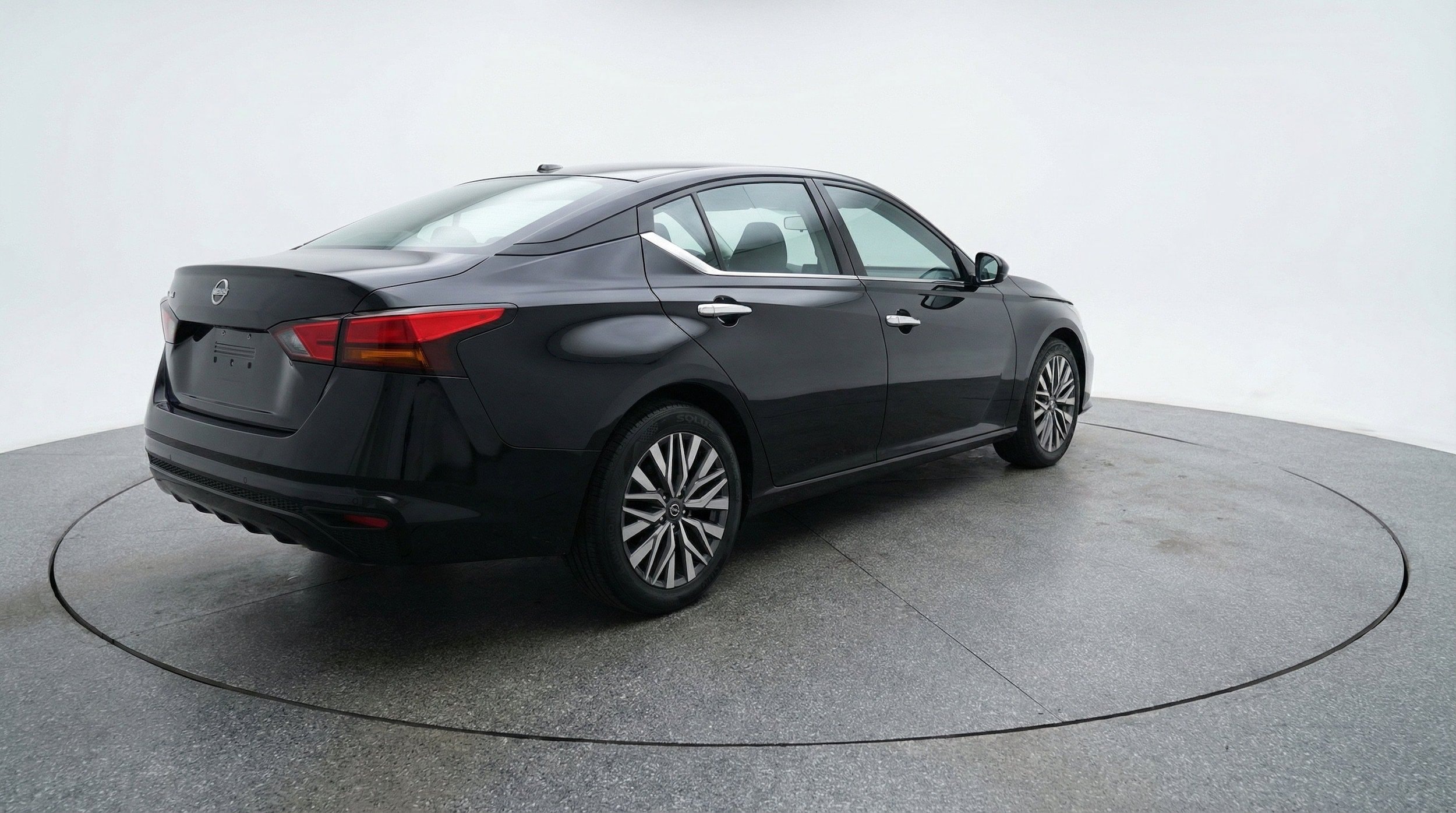 Thumbnail: 2025 Nissan Altima - 9