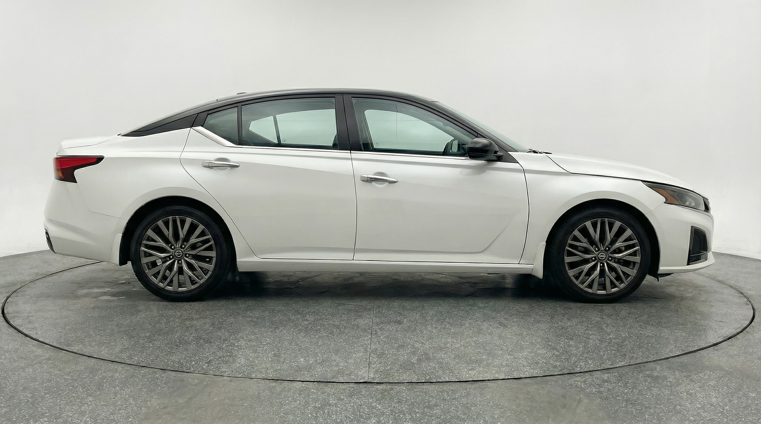 Thumbnail: 2025 Nissan Altima - 8