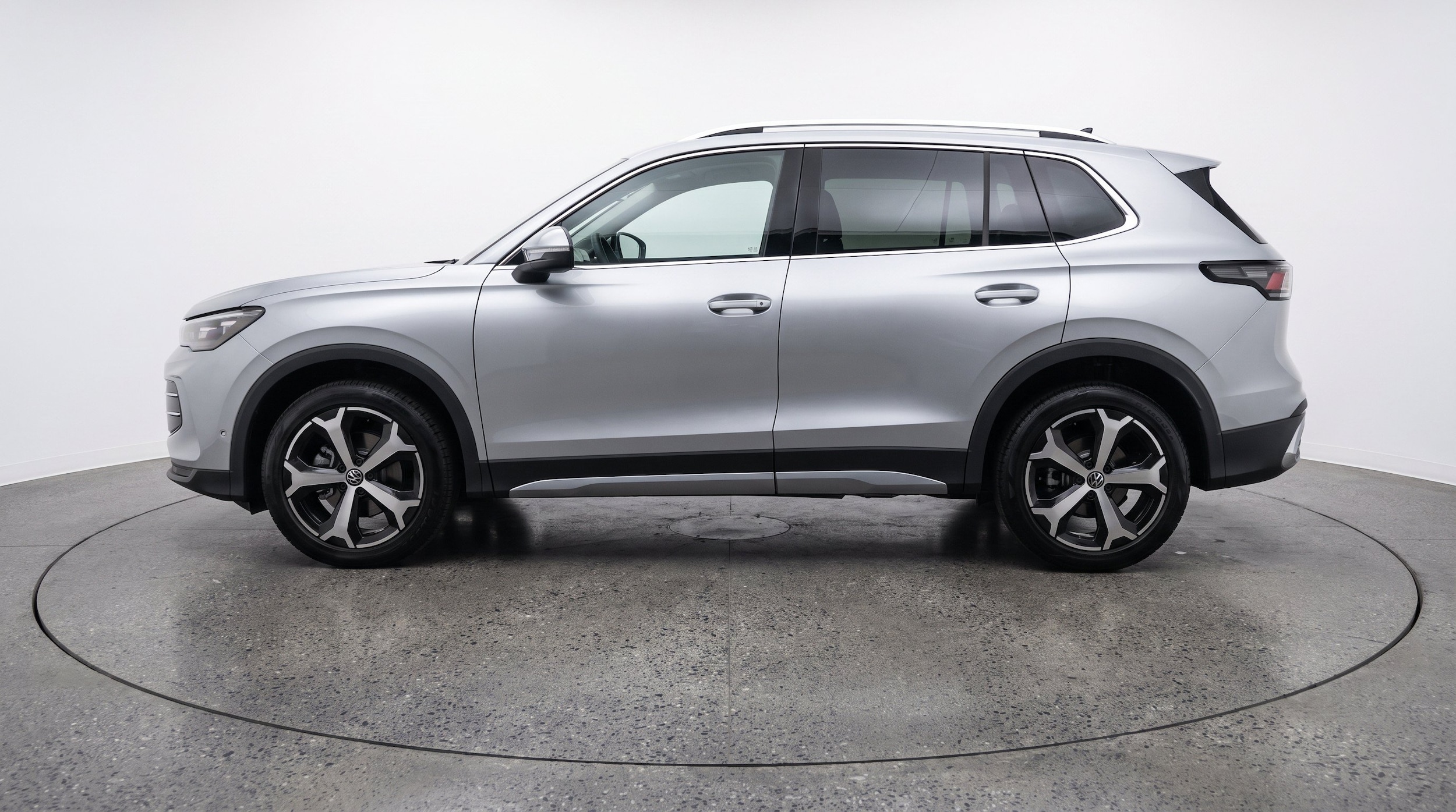 Thumbnail: 2026 Volkswagen Tiguan - 5