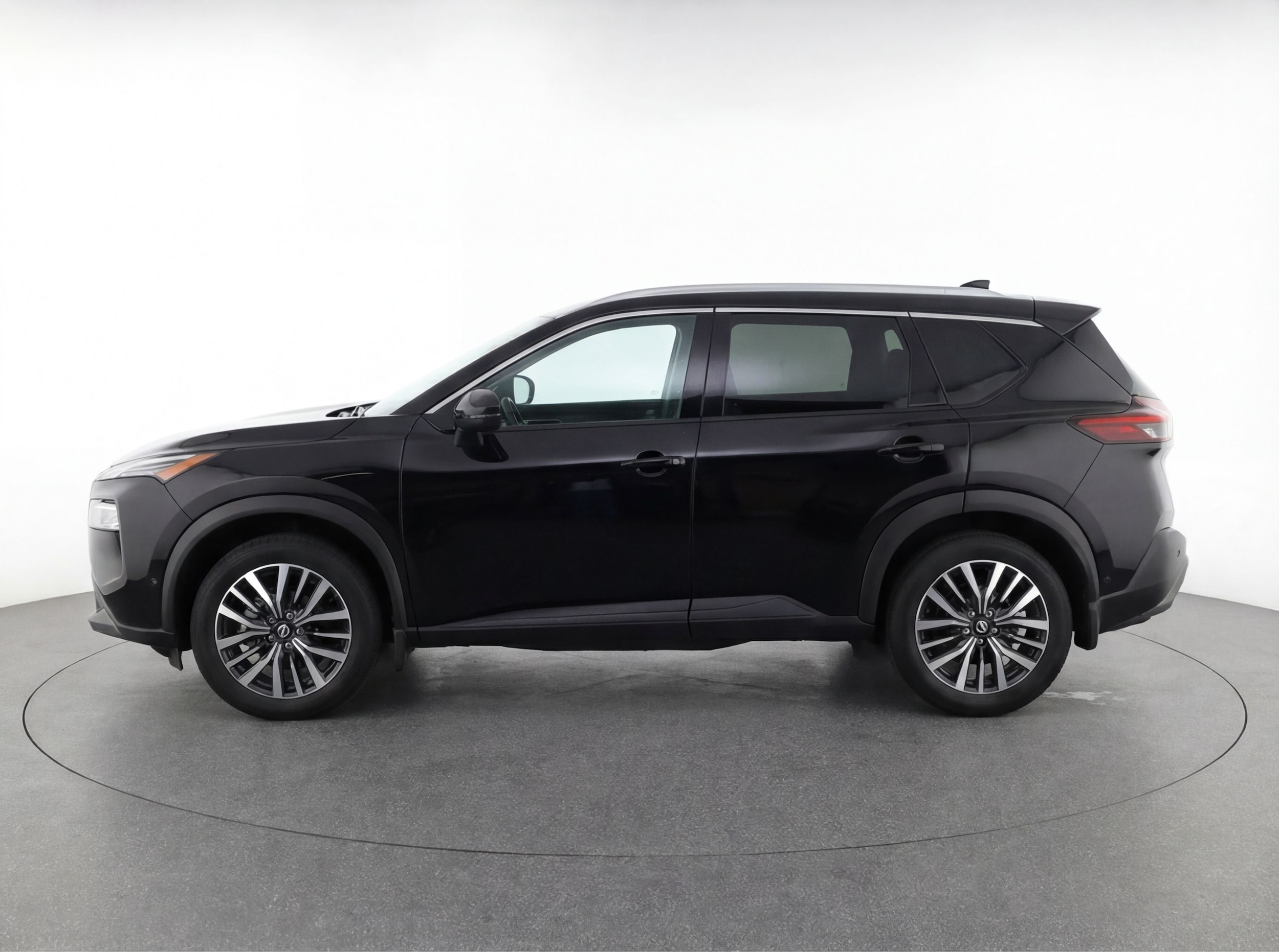 Thumbnail: 2024 Nissan Kicks - 4