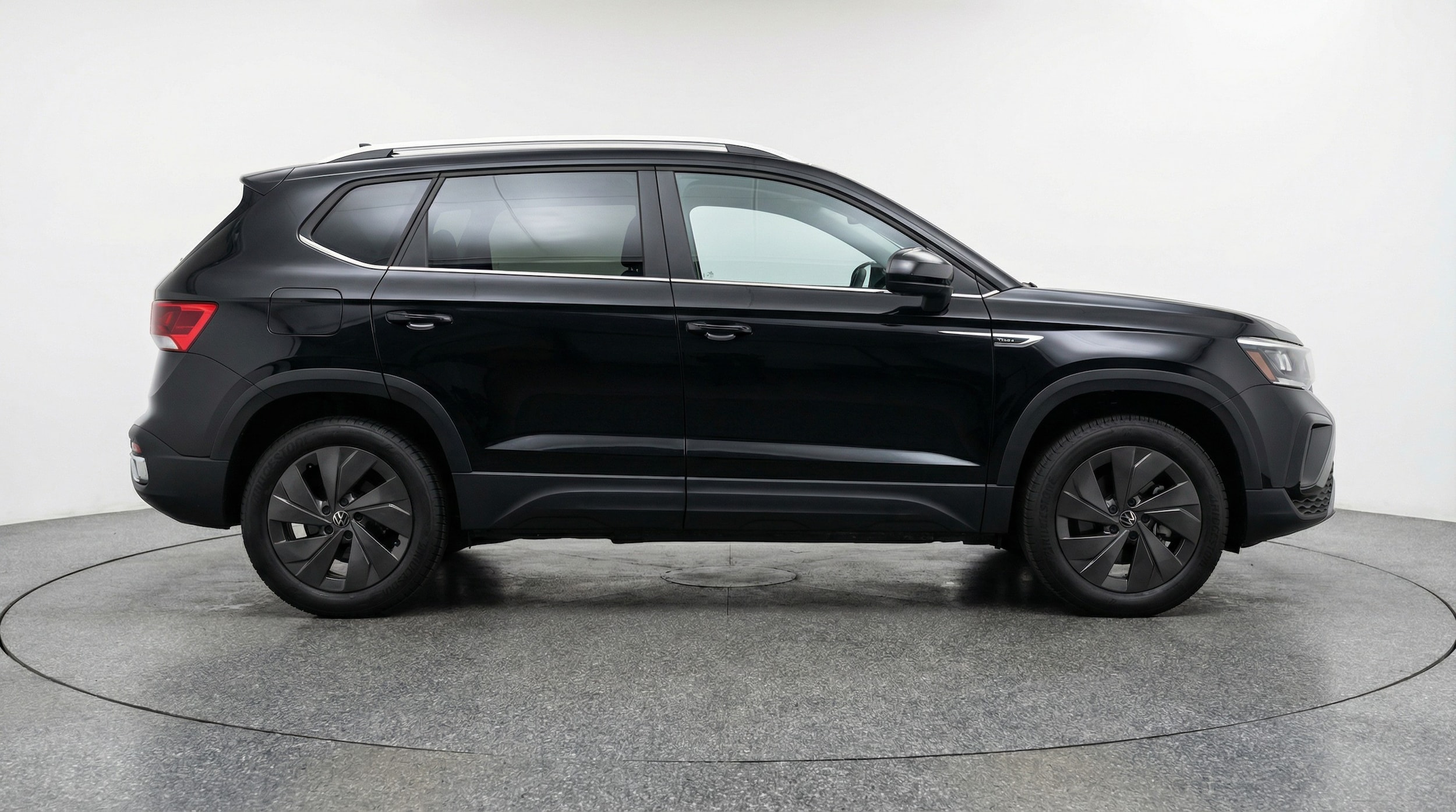 Thumbnail: 2025 Volkswagen Taos - 8