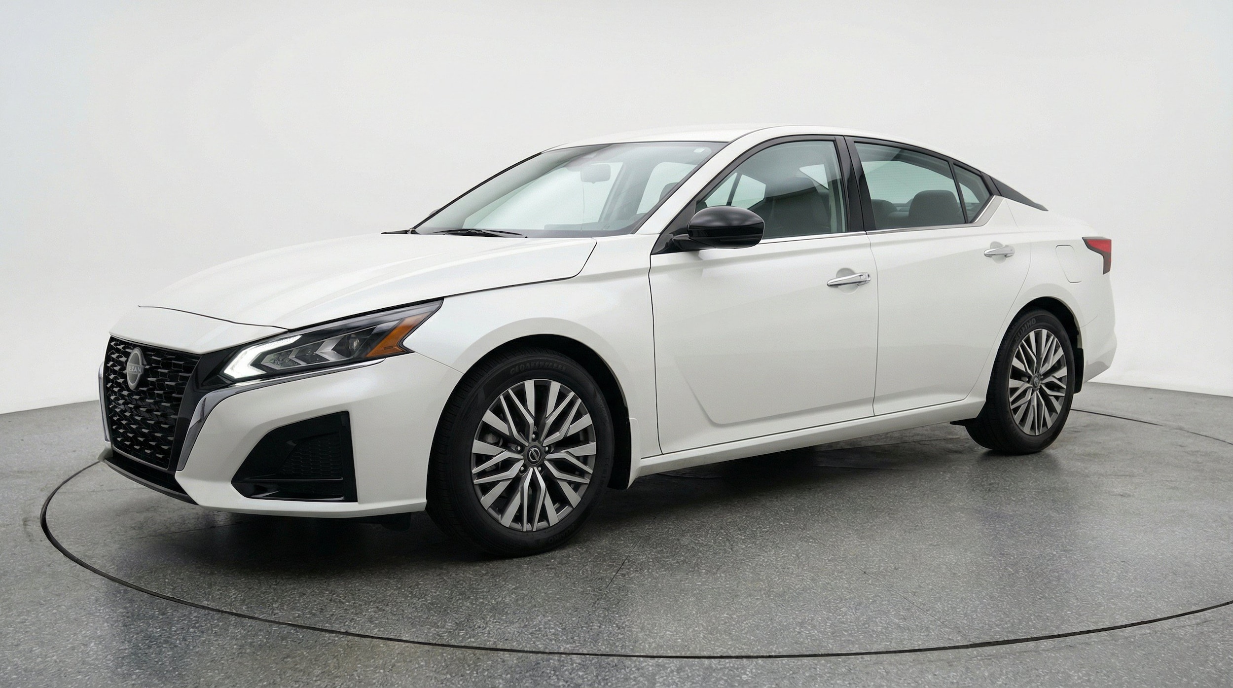 Thumbnail: 2025 Nissan Altima - 3