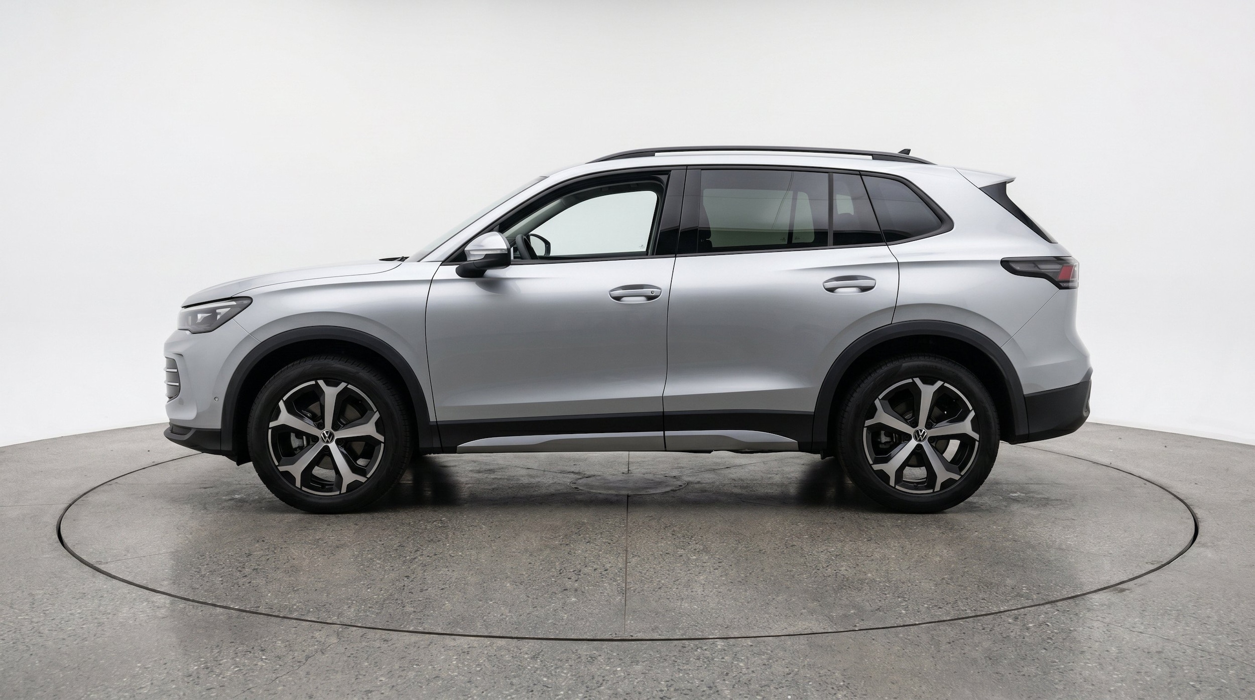 Thumbnail: 2026 Volkswagen Tiguan - 5