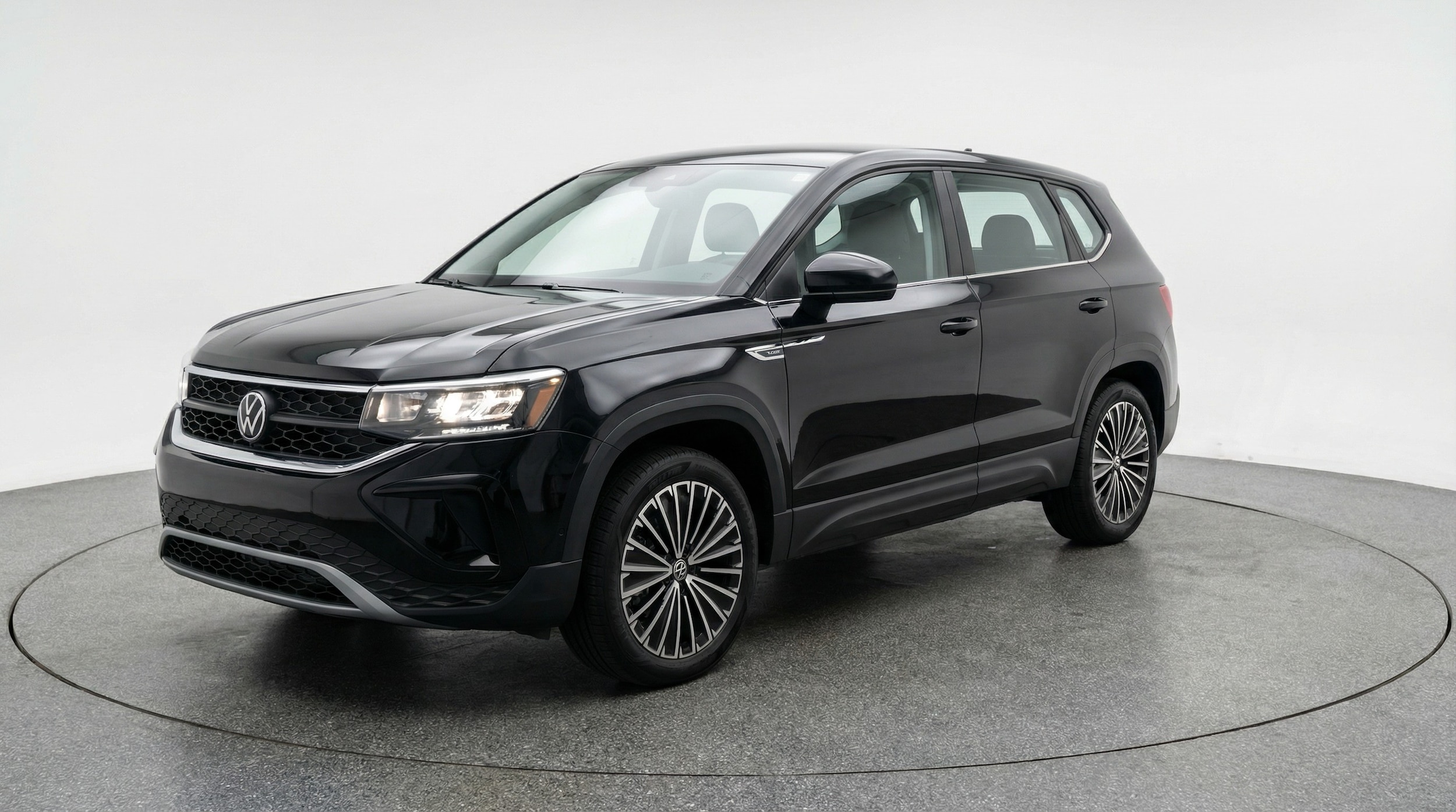 Thumbnail: 2025 Volkswagen Taos - 3