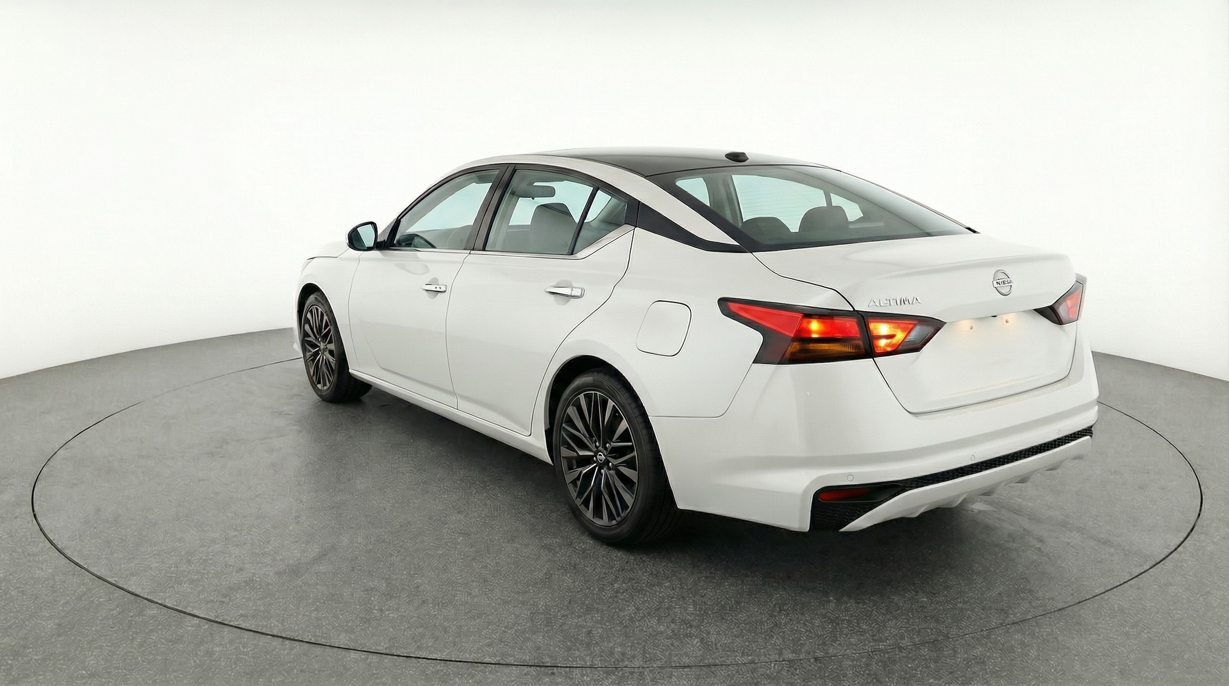 Thumbnail: 2025 Nissan Altima - 5