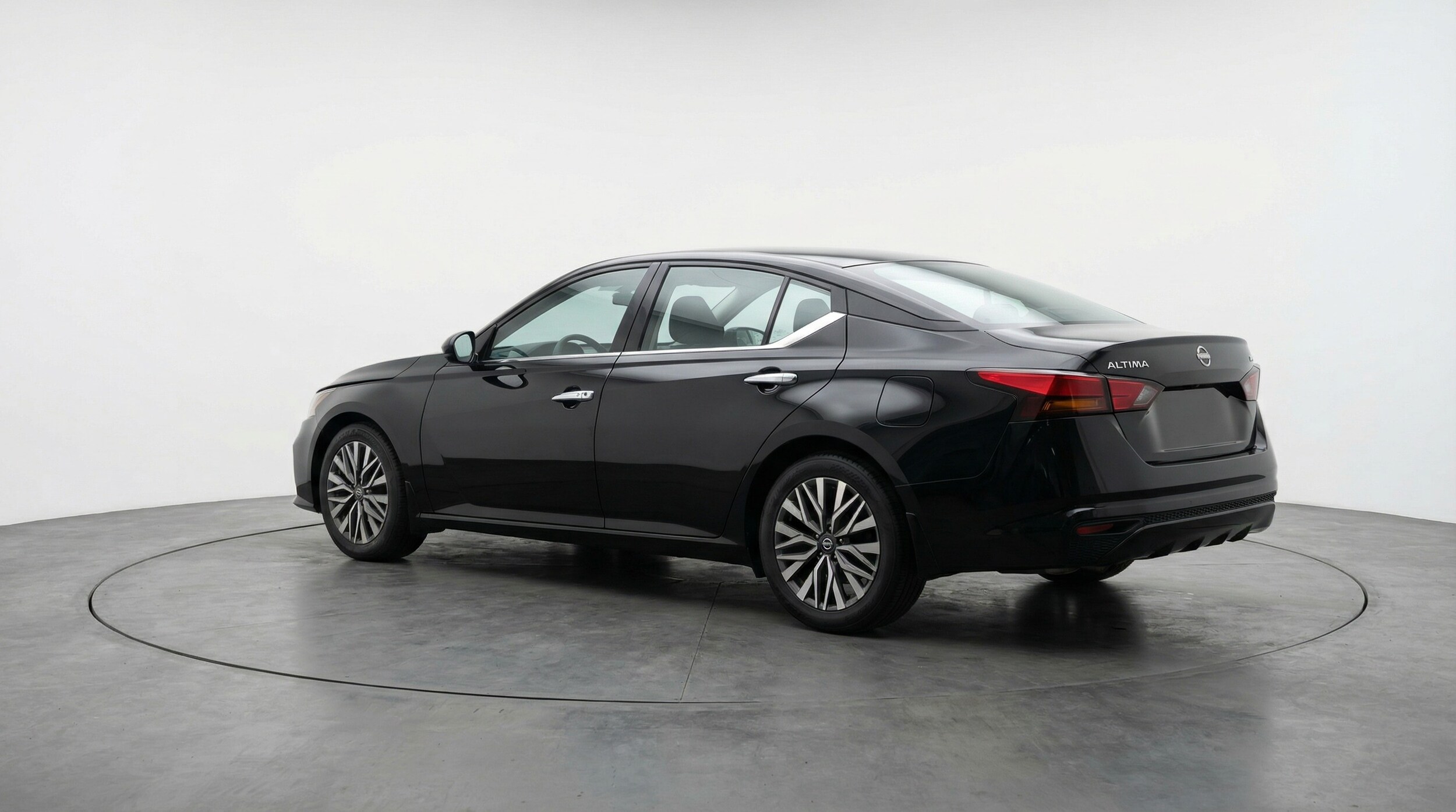 Thumbnail: 2025 Nissan Altima - 5