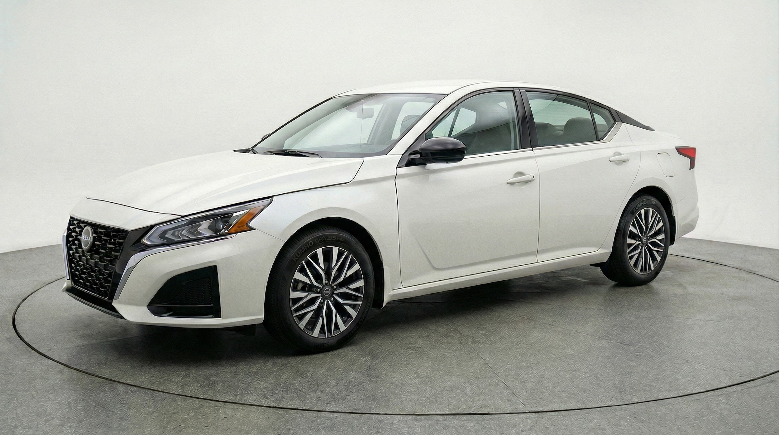 Thumbnail: 2025 Nissan Altima - 3
