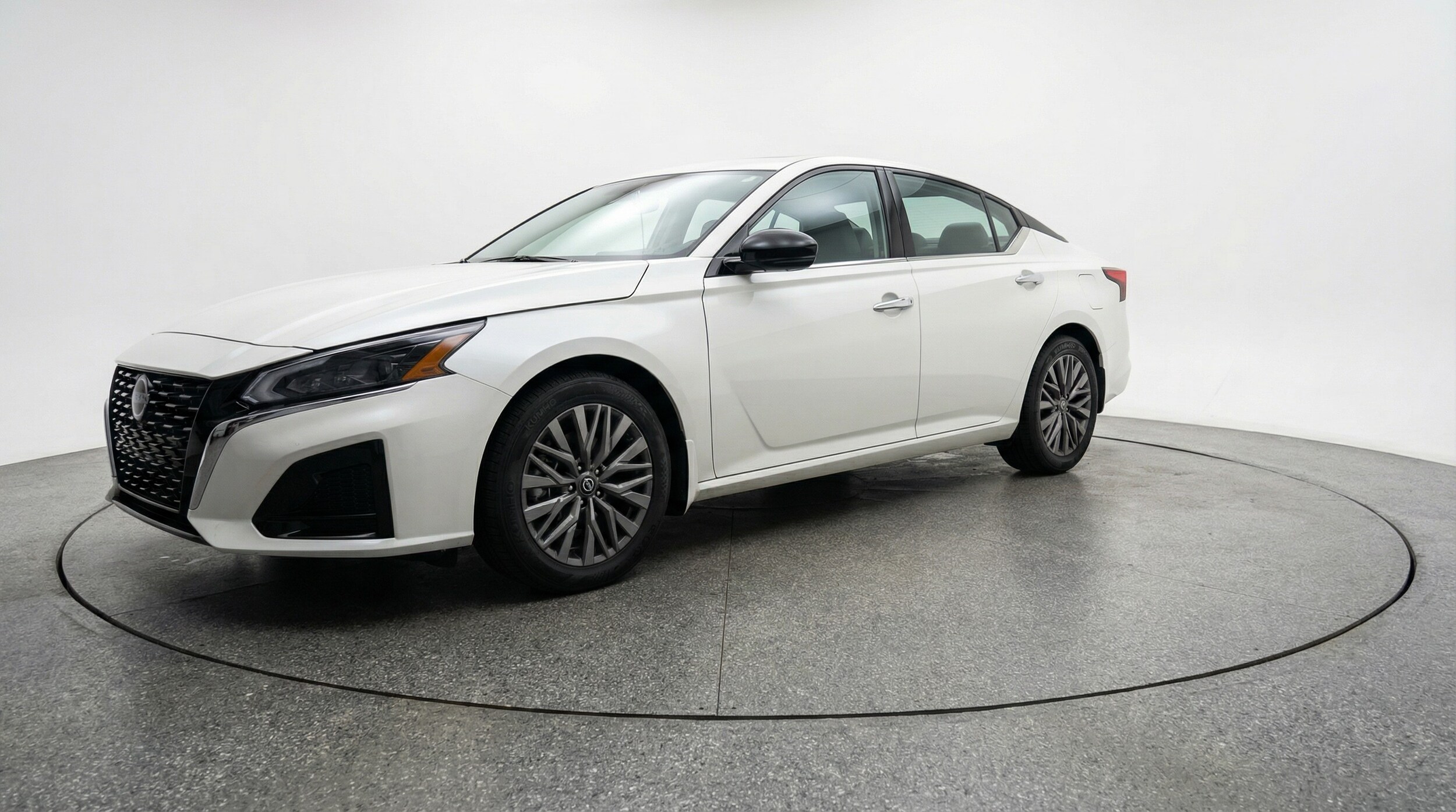 Thumbnail: 2025 Nissan Altima - 3