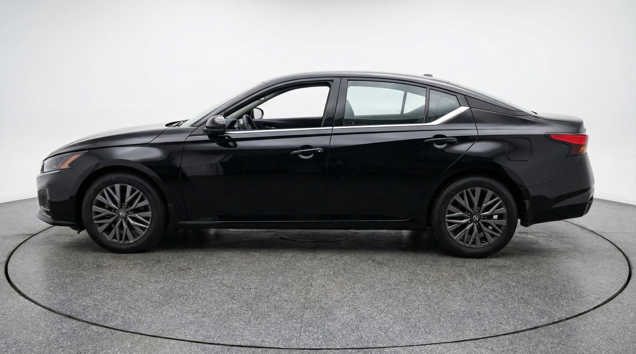 Thumbnail: 2025 Nissan Altima - 4