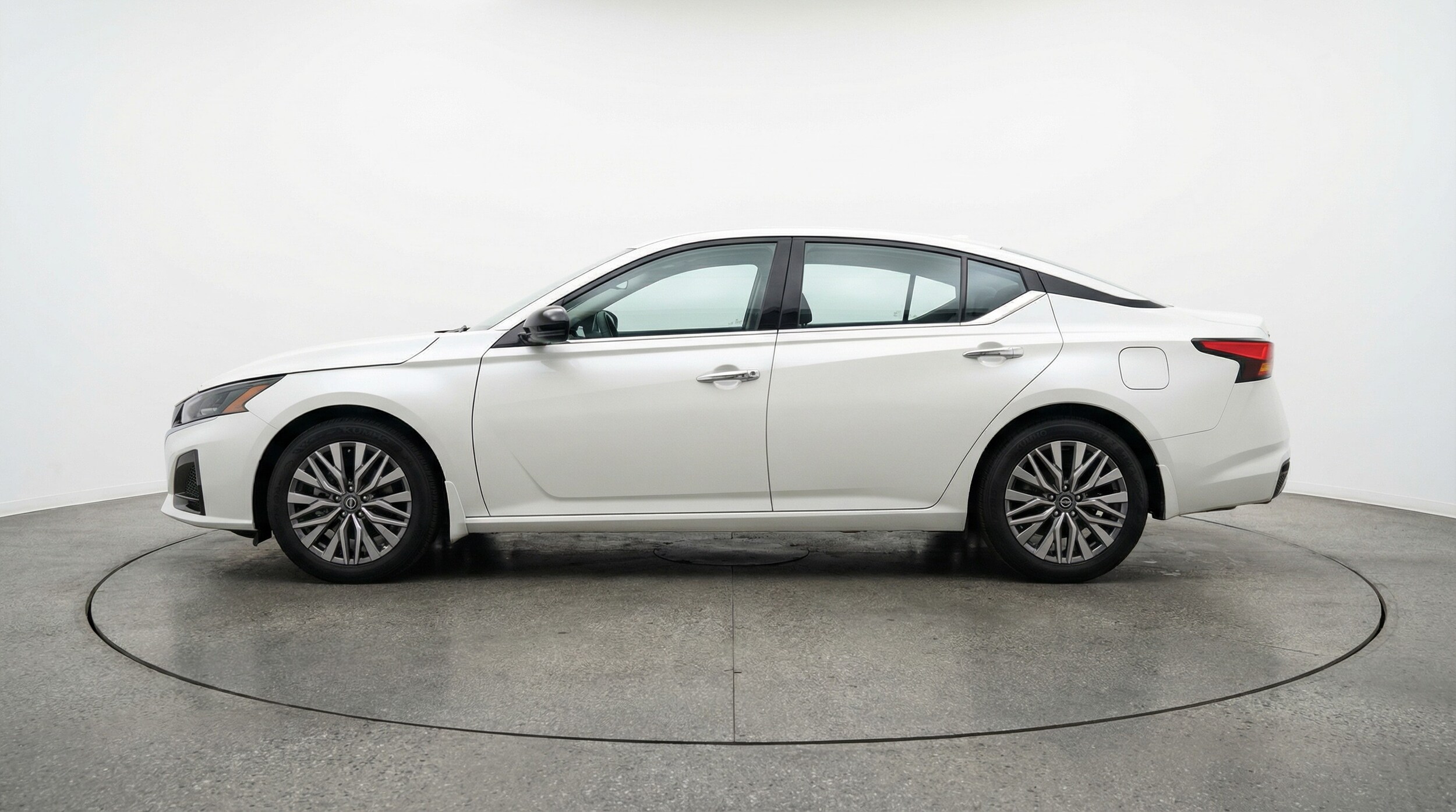 Thumbnail: 2025 Nissan Altima - 4