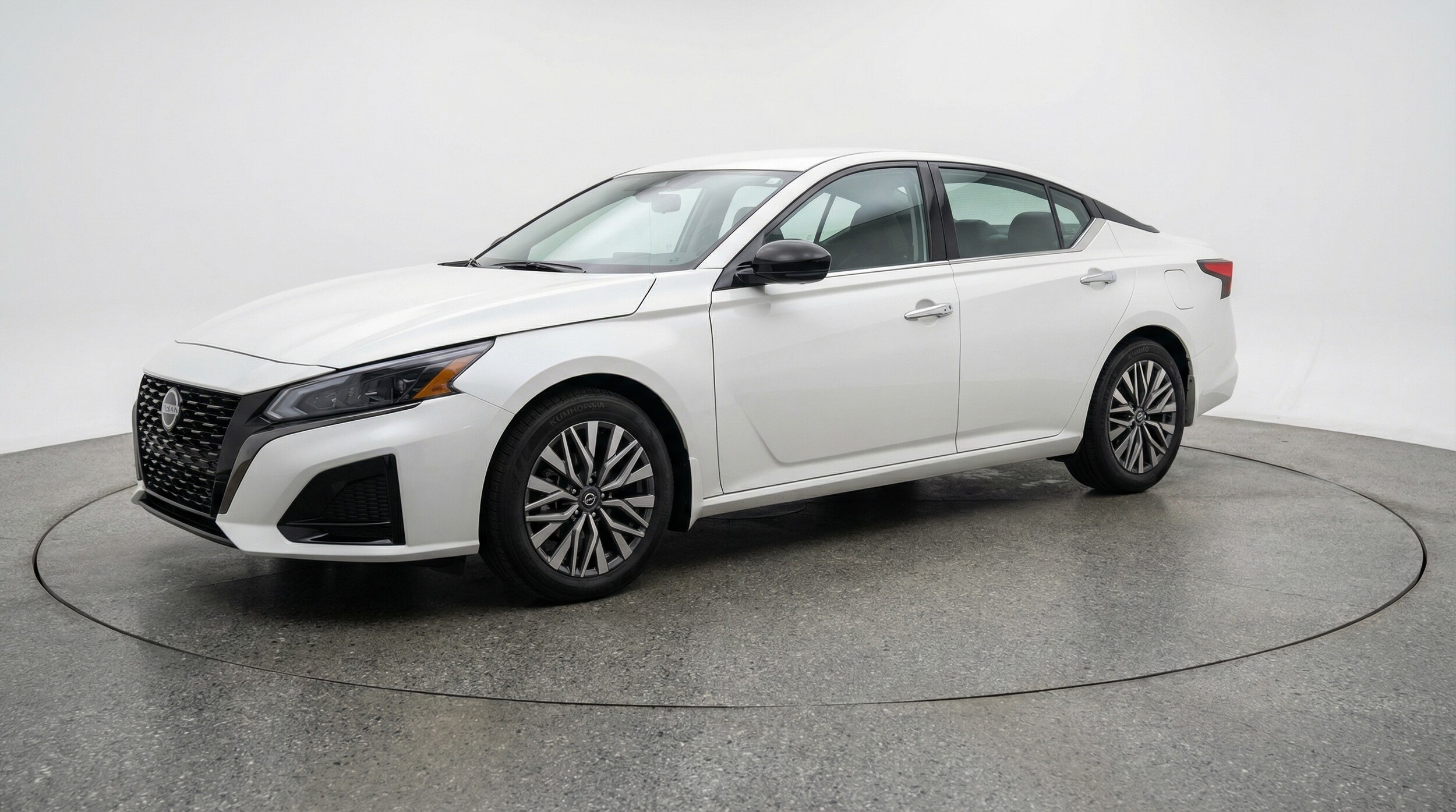 Thumbnail: 2025 Nissan Altima - 3