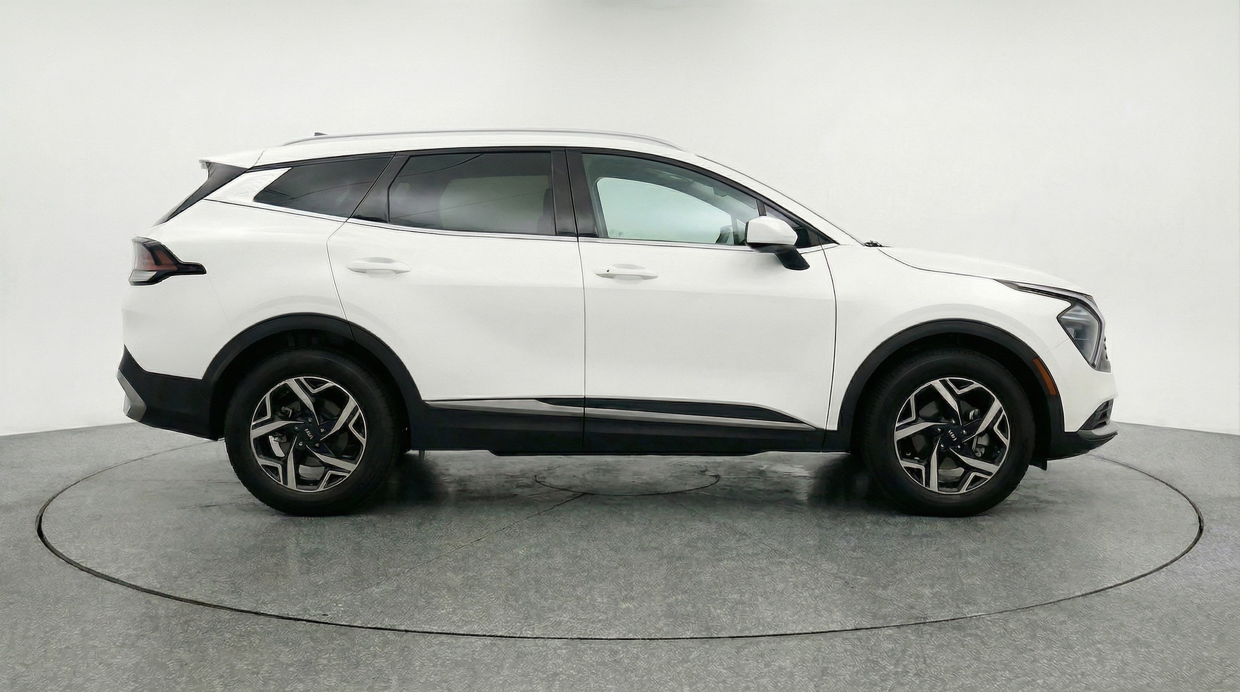 Thumbnail: 2025 Kia Sportage - 8