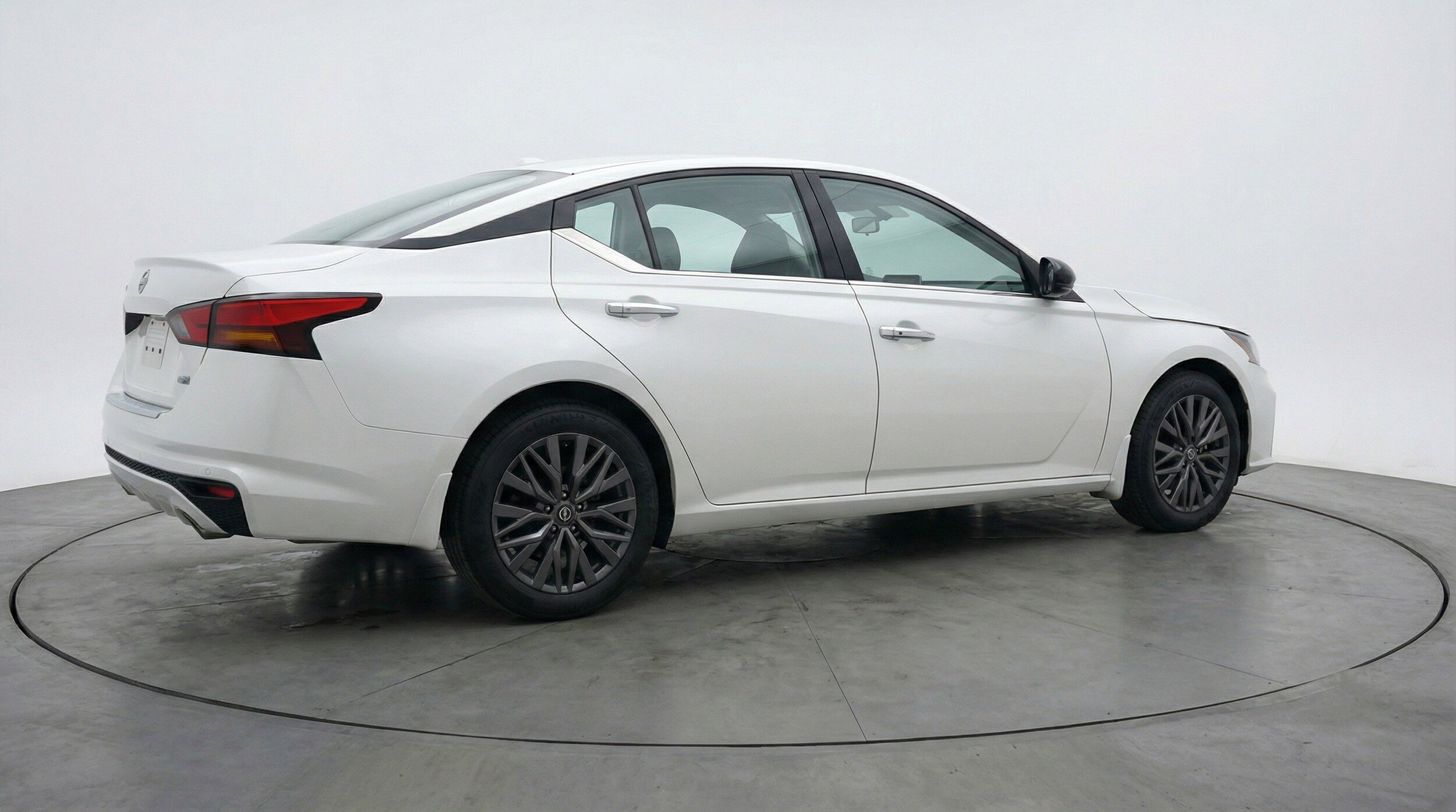 Thumbnail: 2025 Nissan Altima - 9