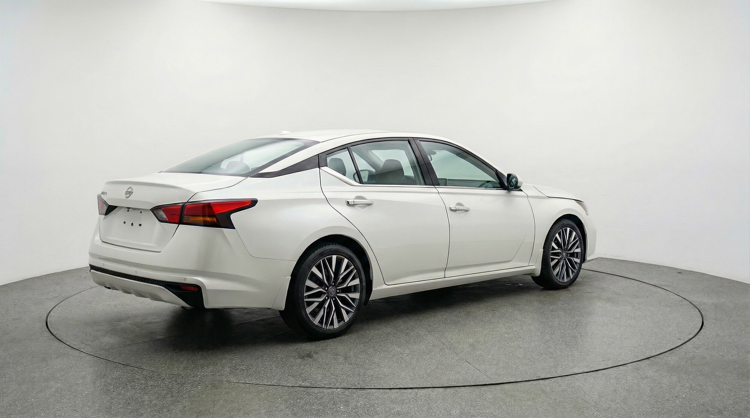 Thumbnail: 2025 Nissan Altima - 9