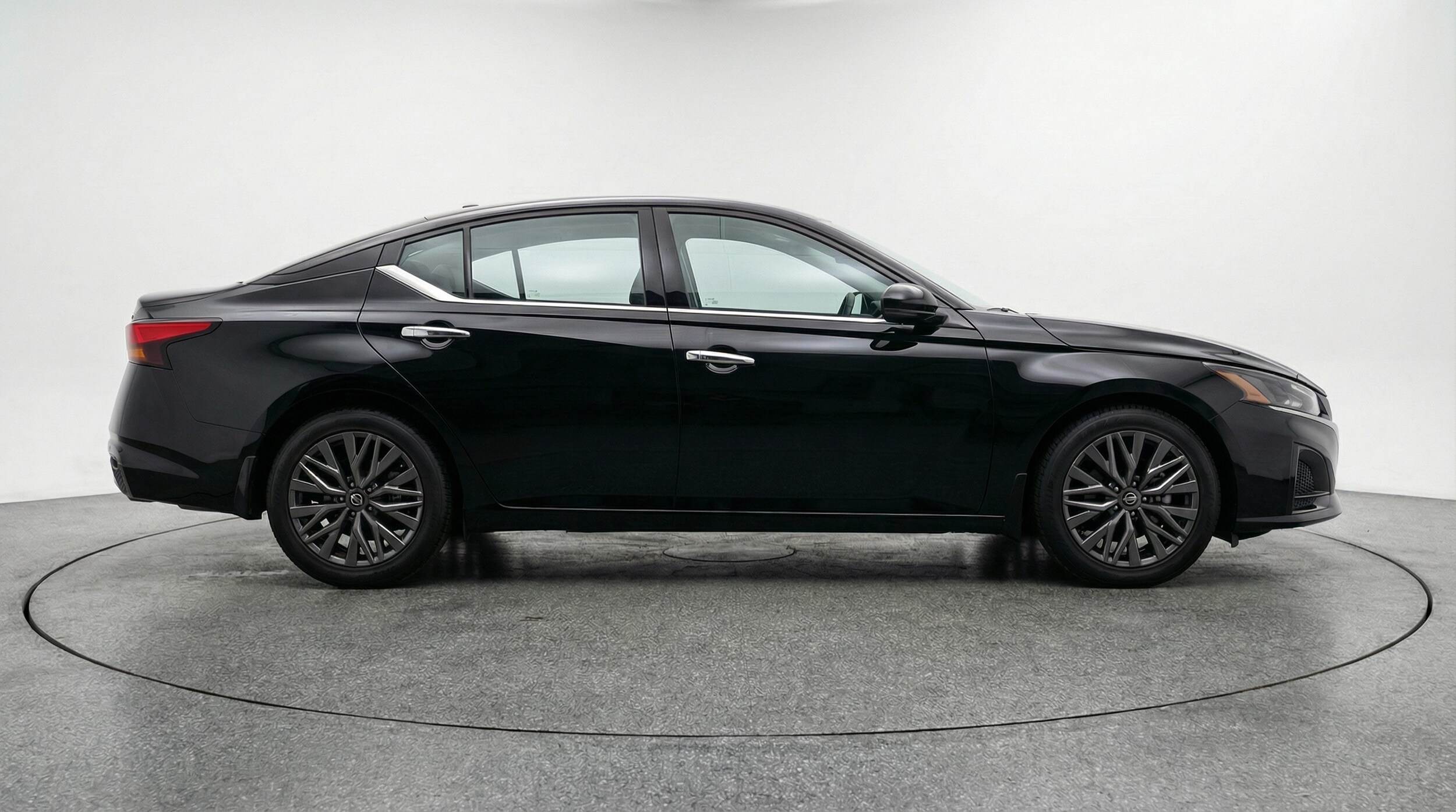 Thumbnail: 2025 Nissan Altima - 8