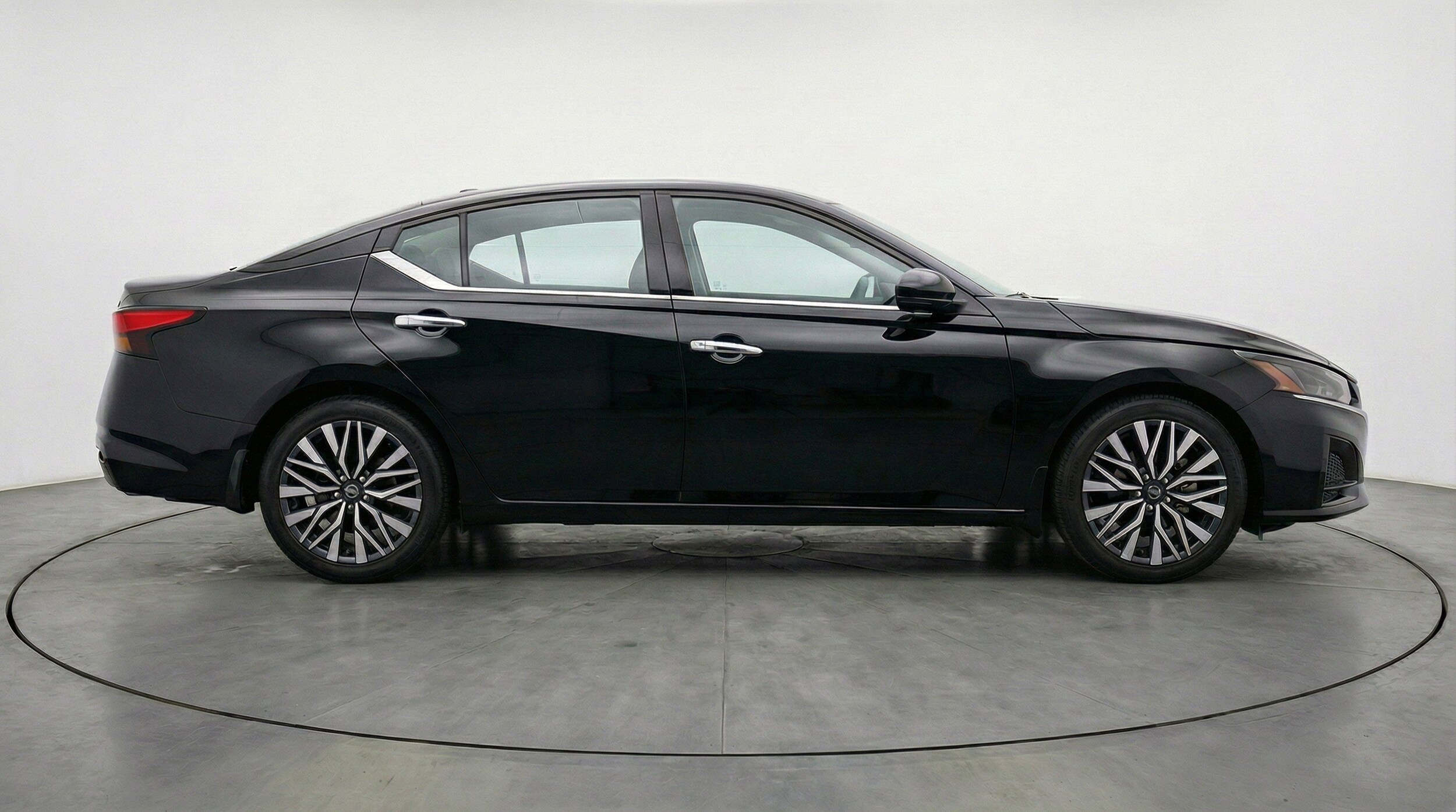 Thumbnail: 2025 Nissan Altima - 11