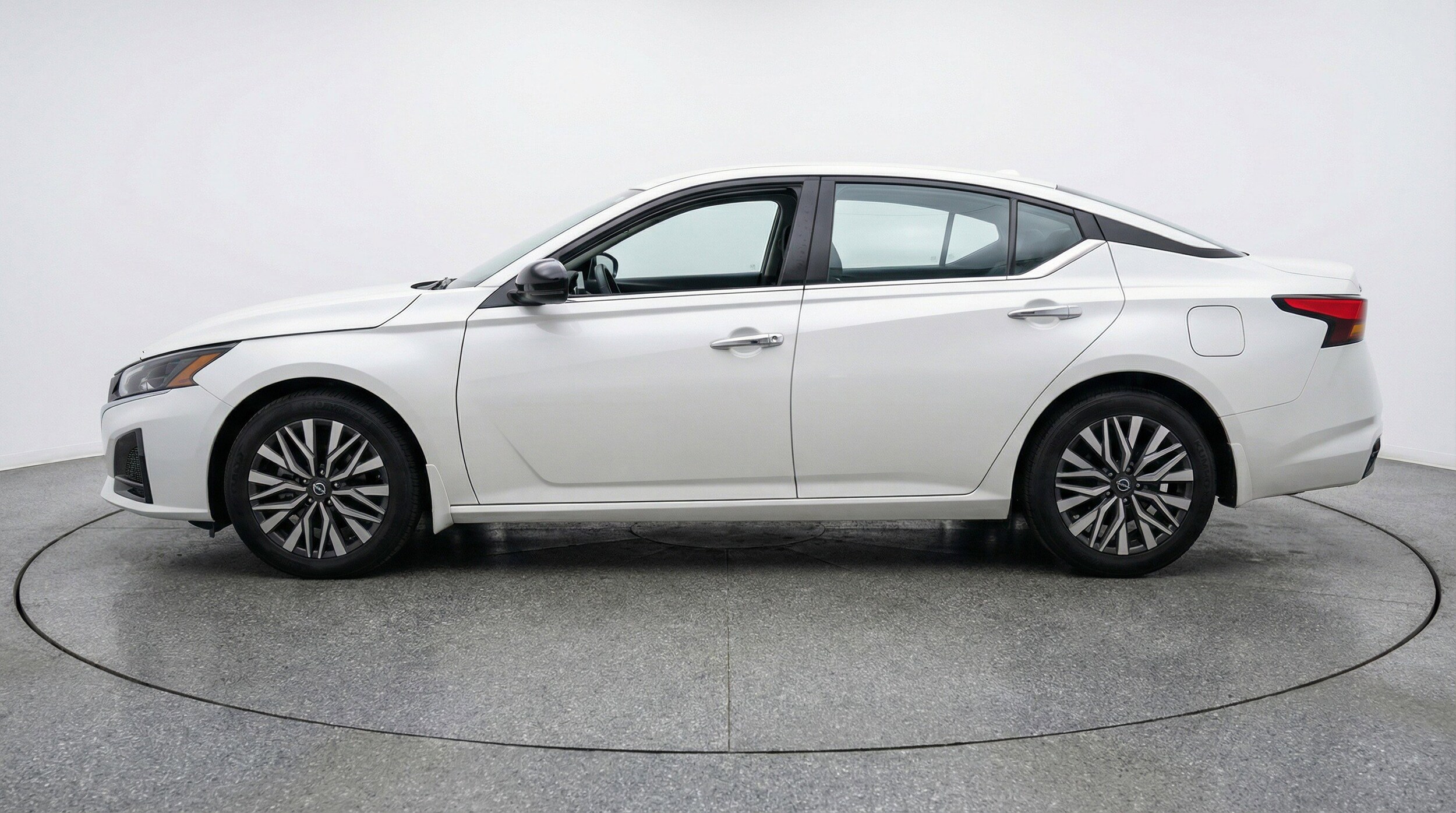 Thumbnail: 2025 Nissan Altima - 5