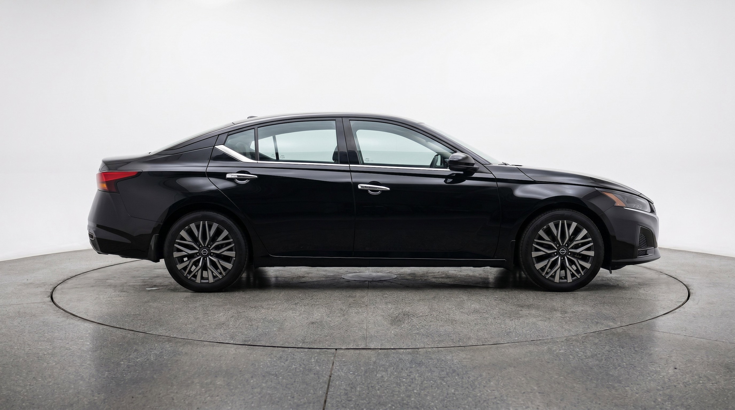 Thumbnail: 2025 Nissan Altima - 11