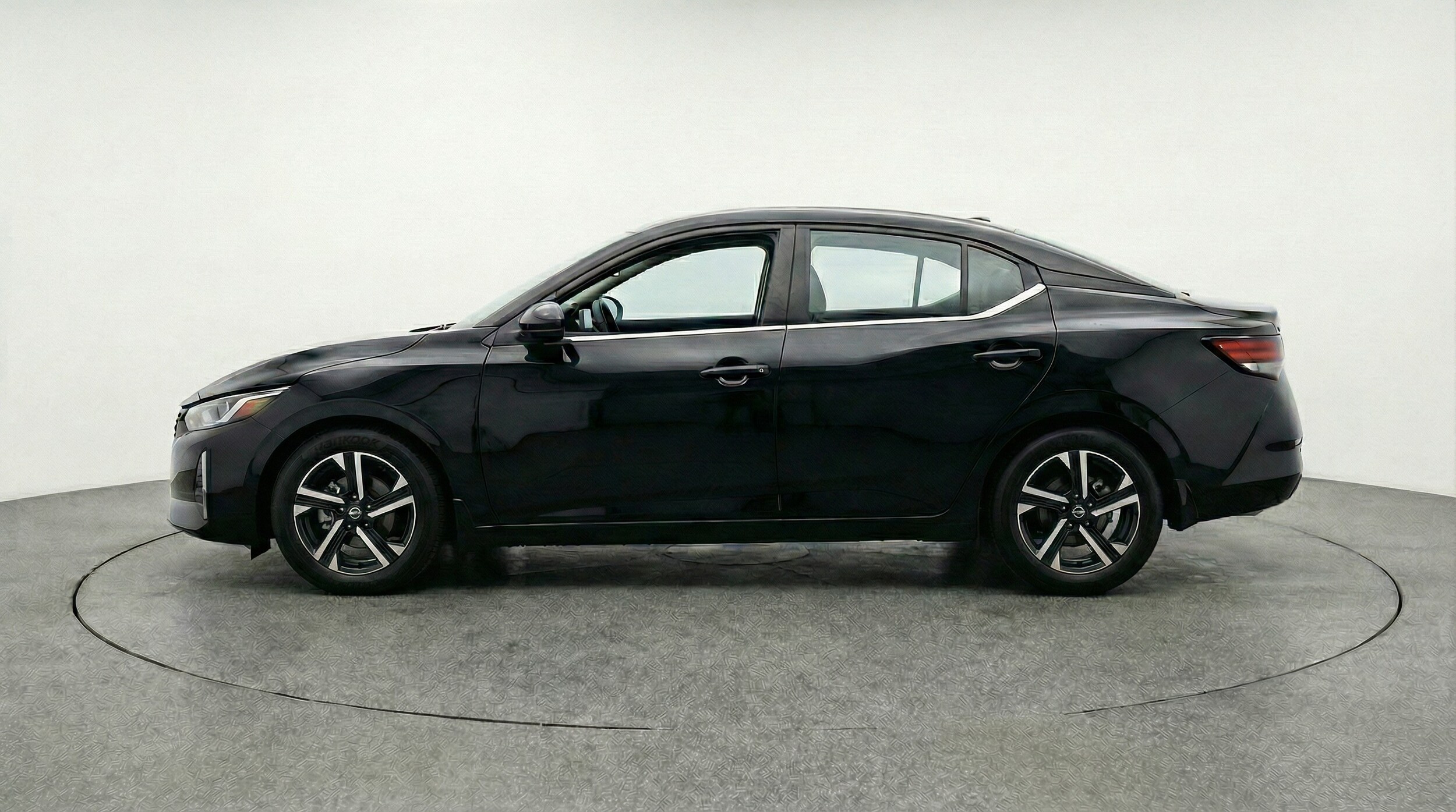 Thumbnail: 2025 Nissan Sentra - 4