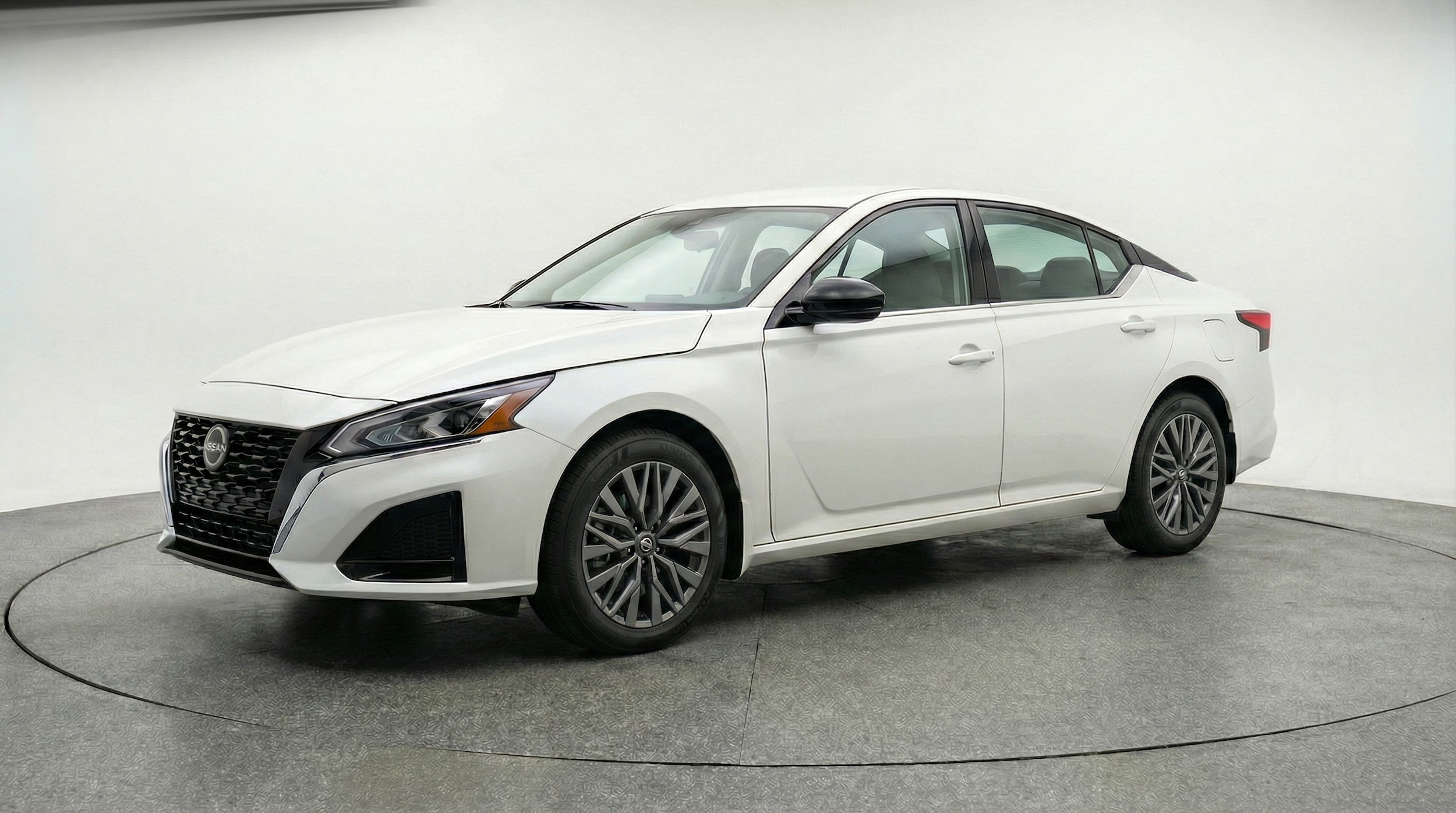 Thumbnail: 2025 Nissan Altima - 3