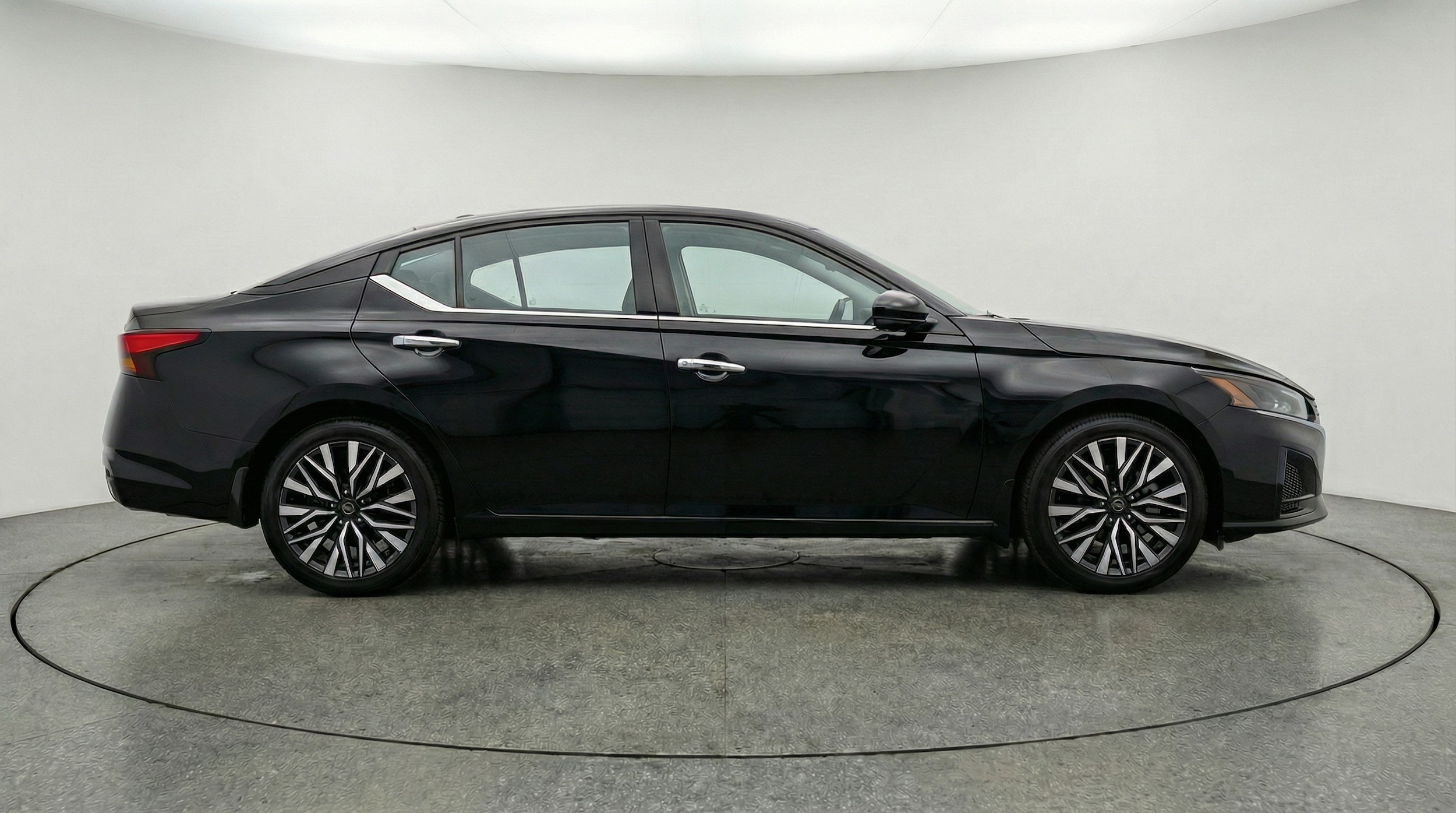 Thumbnail: 2025 Nissan Altima - 8