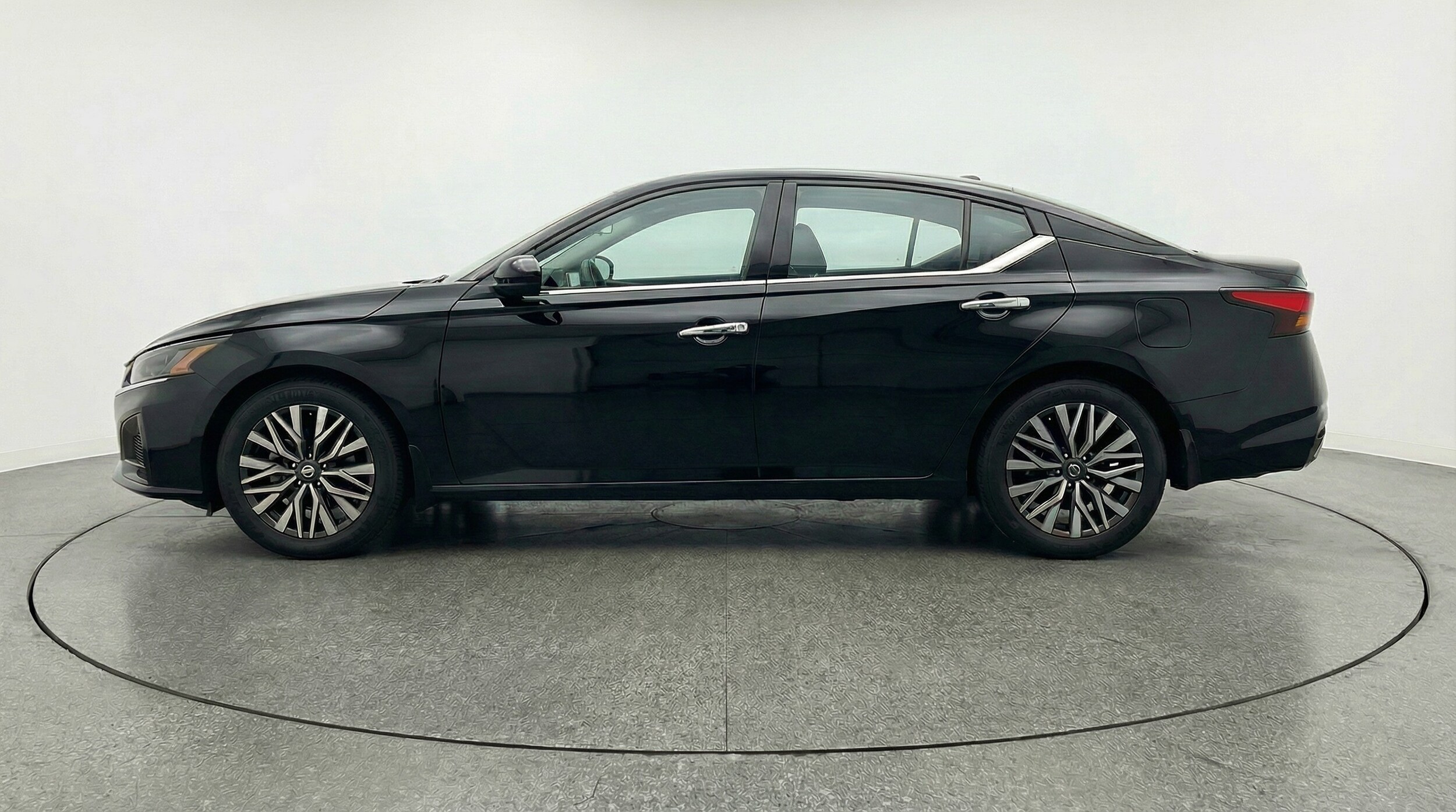 Thumbnail: 2025 Nissan Altima - 4